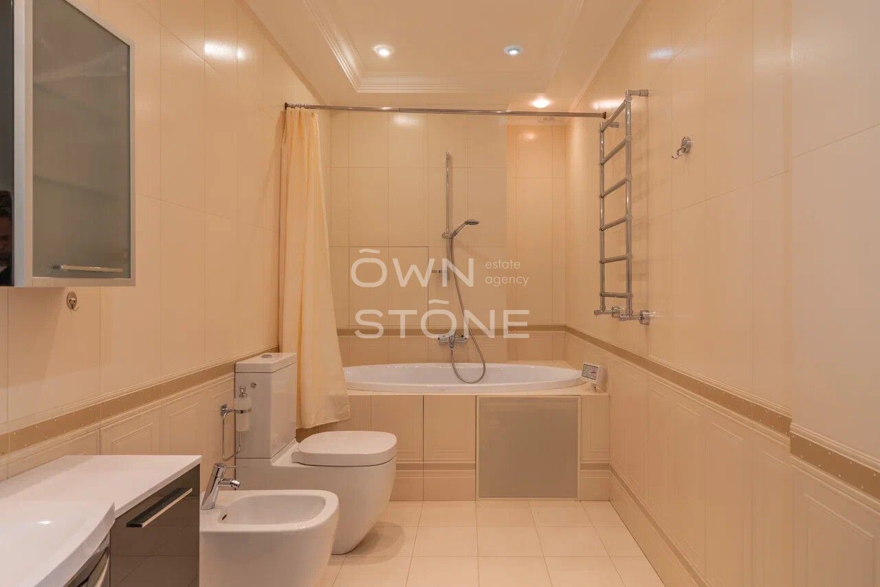 4-комнатная, 176 м² — 470 000 ₽