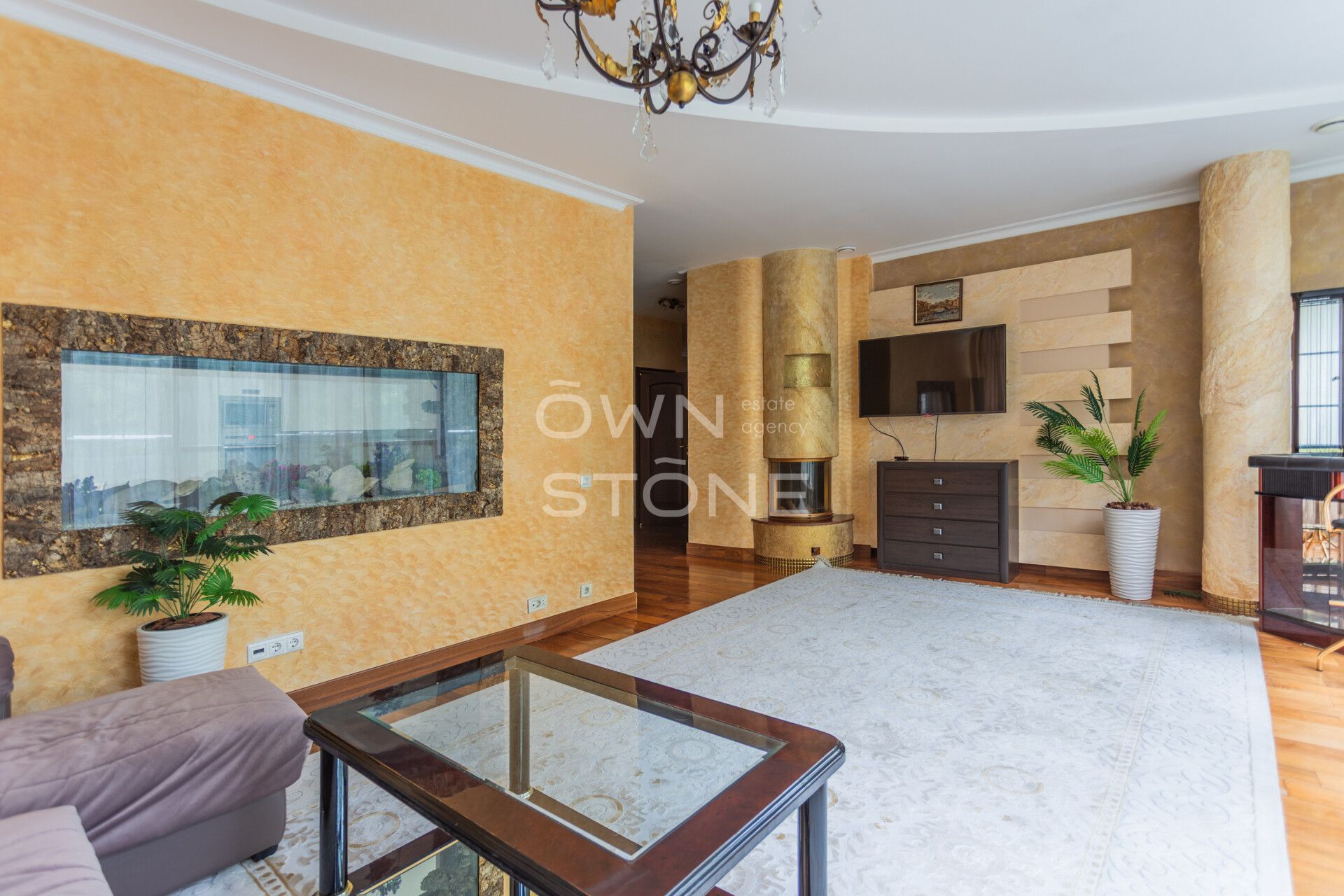 4-комнатная, 188 м² — 450 000 ₽