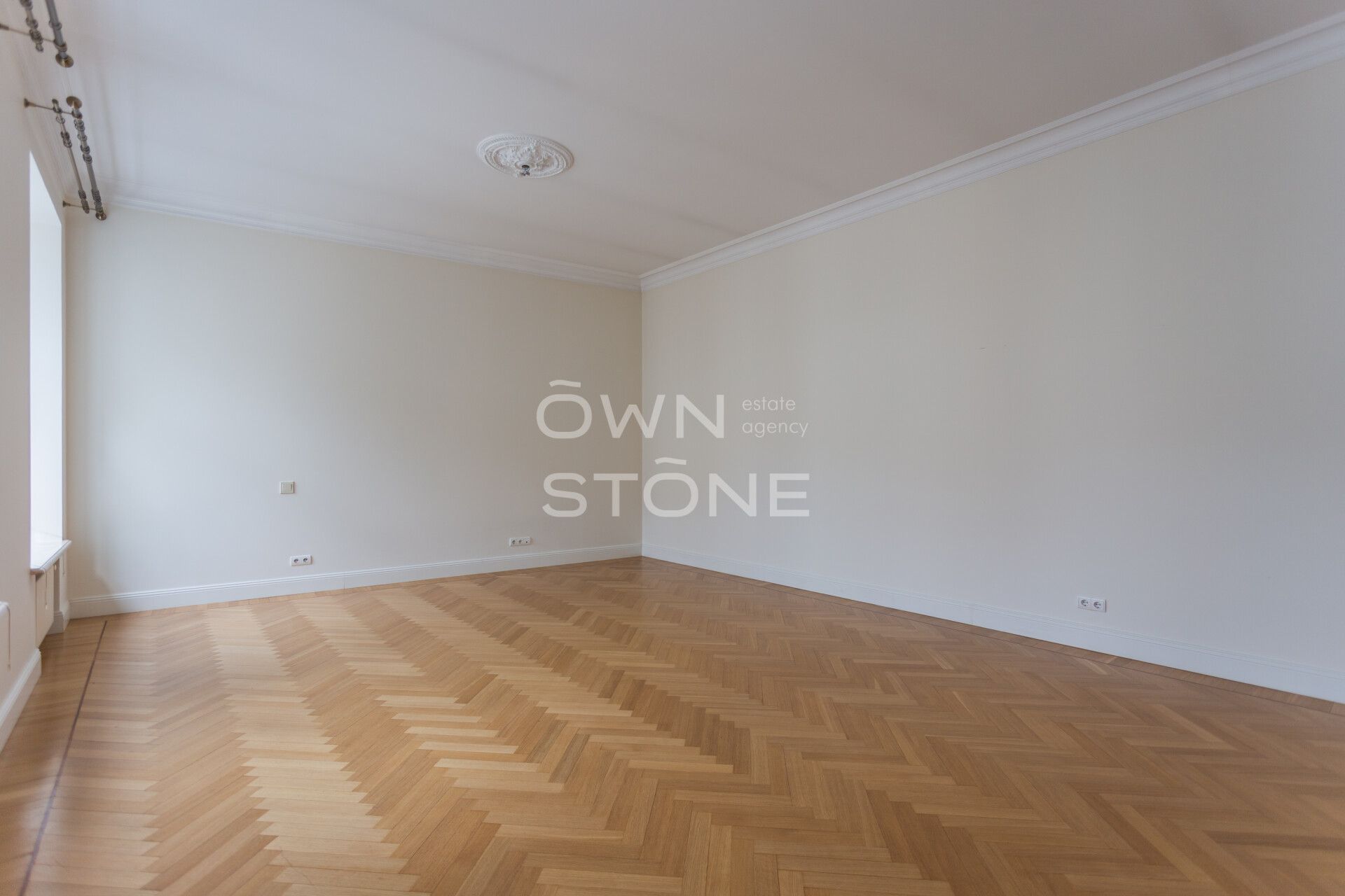 4-комнатная, 225 м² — 900 000 ₽