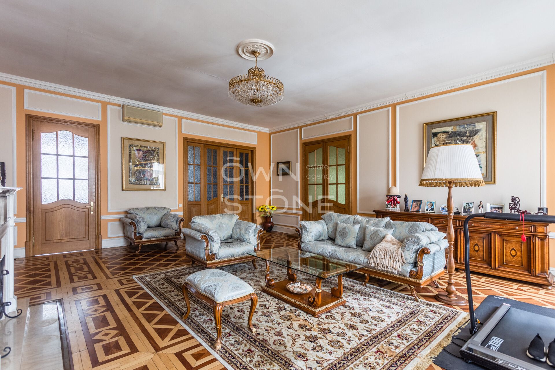 4-комнатная, 160 м² — 380 000 ₽