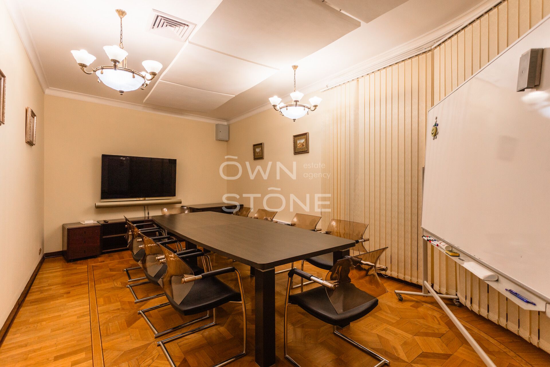 Студия, 300 м² — 2 500 000 ₽
