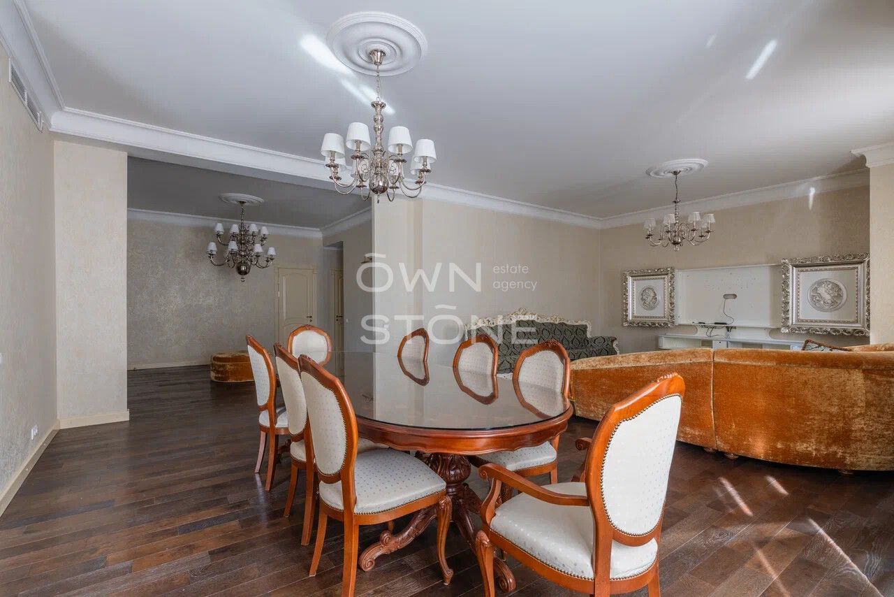 3-комнатная, 195 м² — 495 000 ₽