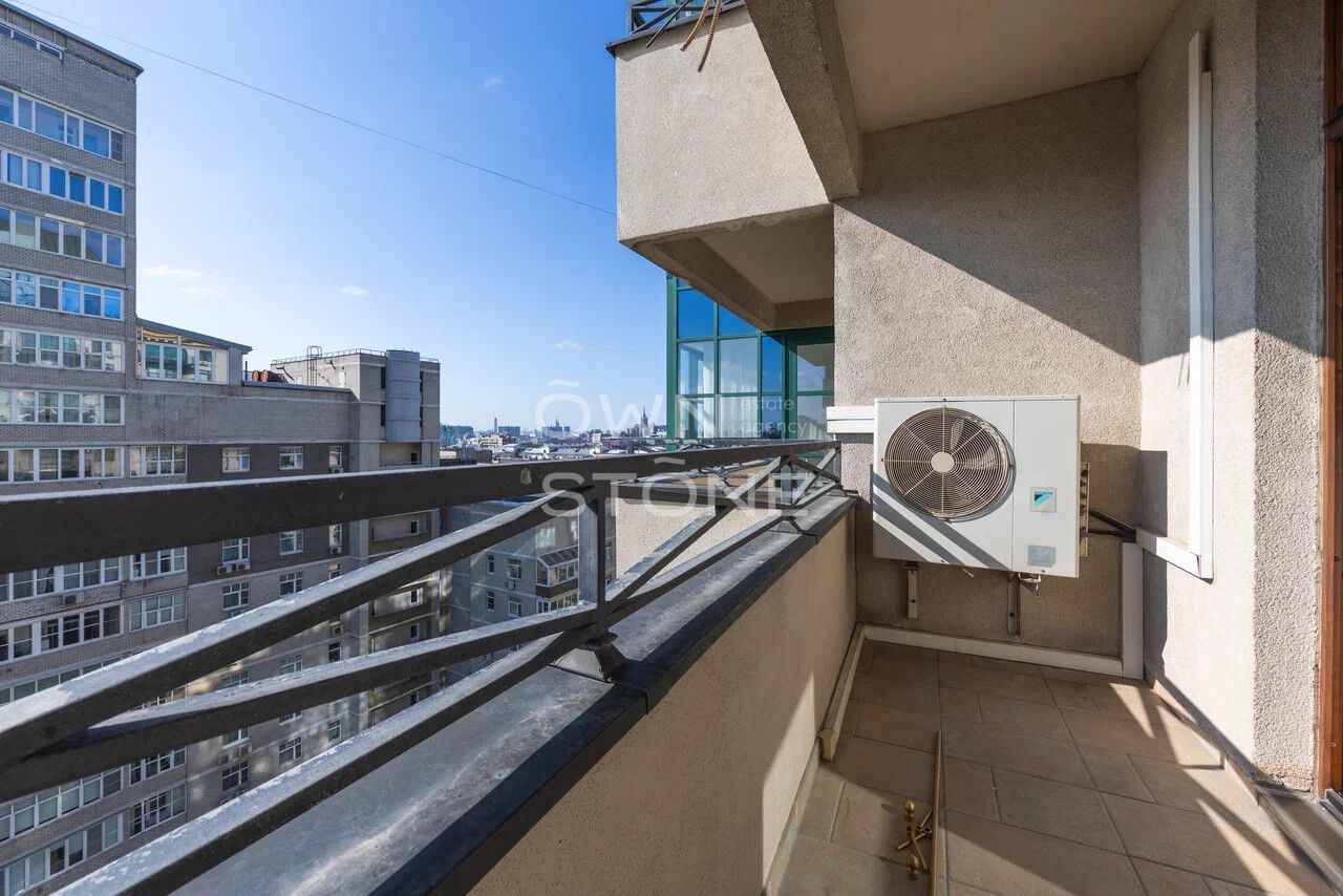 3-комнатная, 173 м² — 450 000 ₽