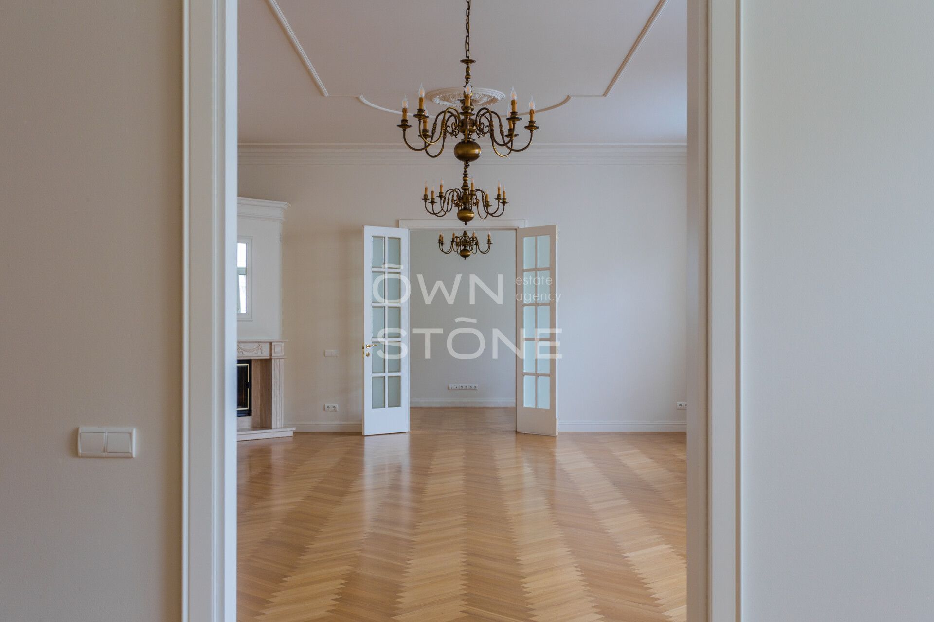 6-комнатная, 335 м² — 1 700 000 ₽