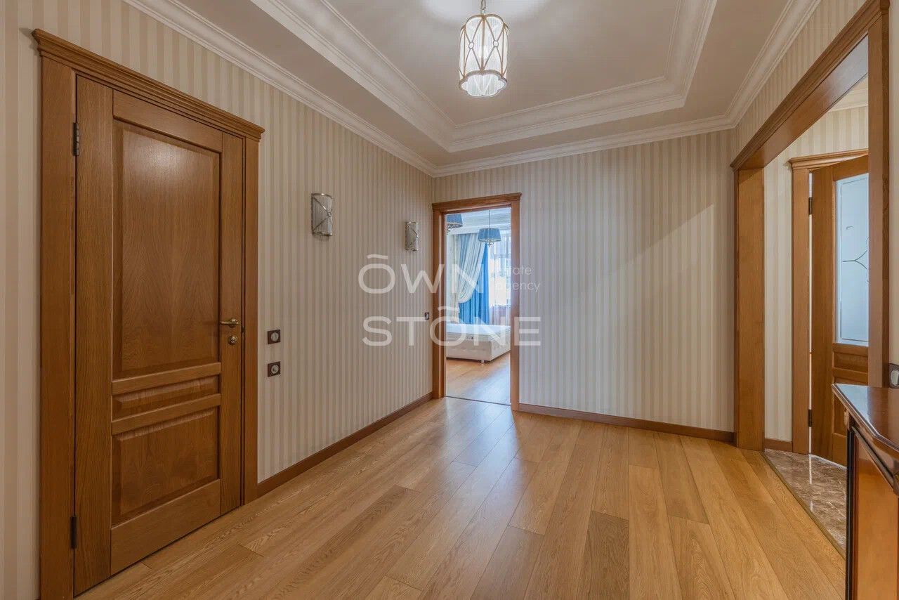 4-комнатная, 176 м² — 470 000 ₽