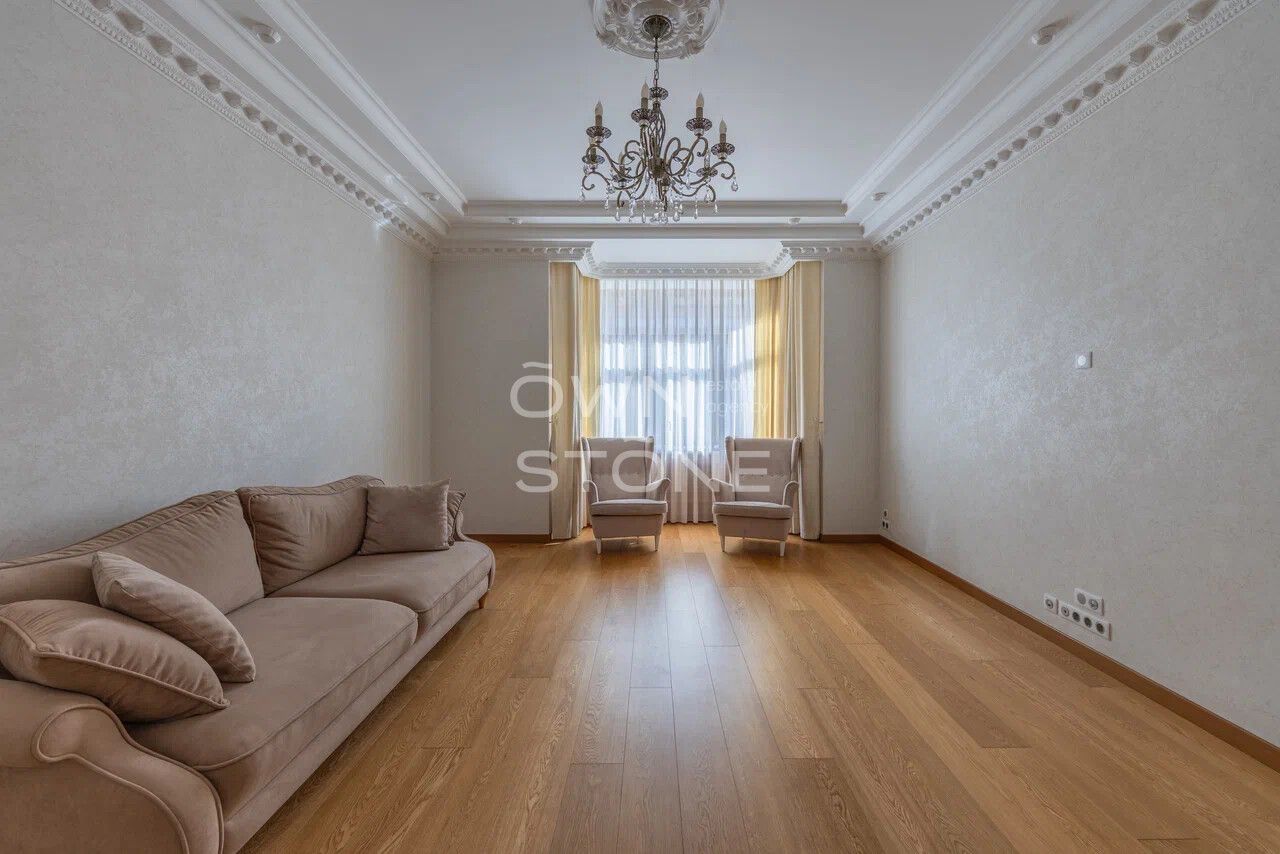 4-комнатная, 176 м² — 470 000 ₽