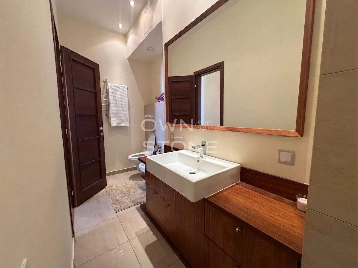 3-комнатная, 135 м² — 450 000 ₽