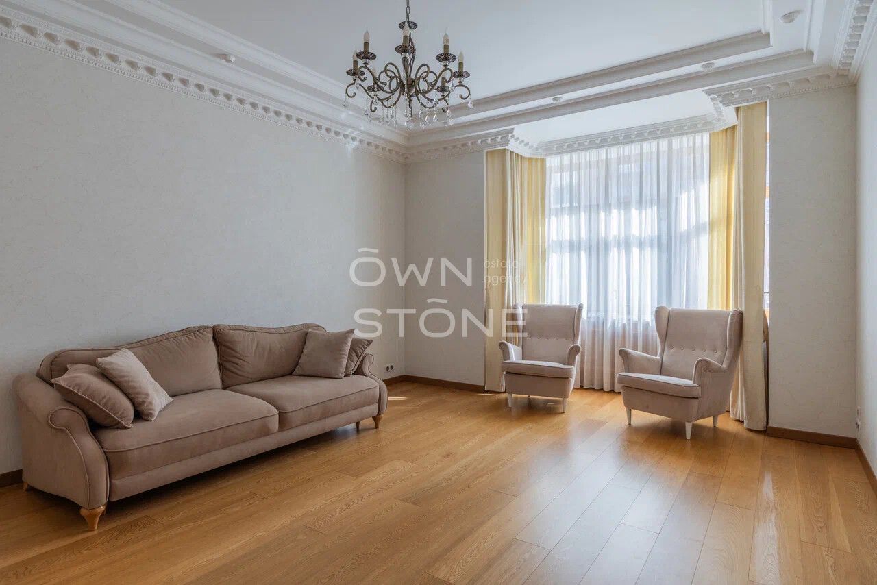 4-комнатная, 176 м² — 470 000 ₽