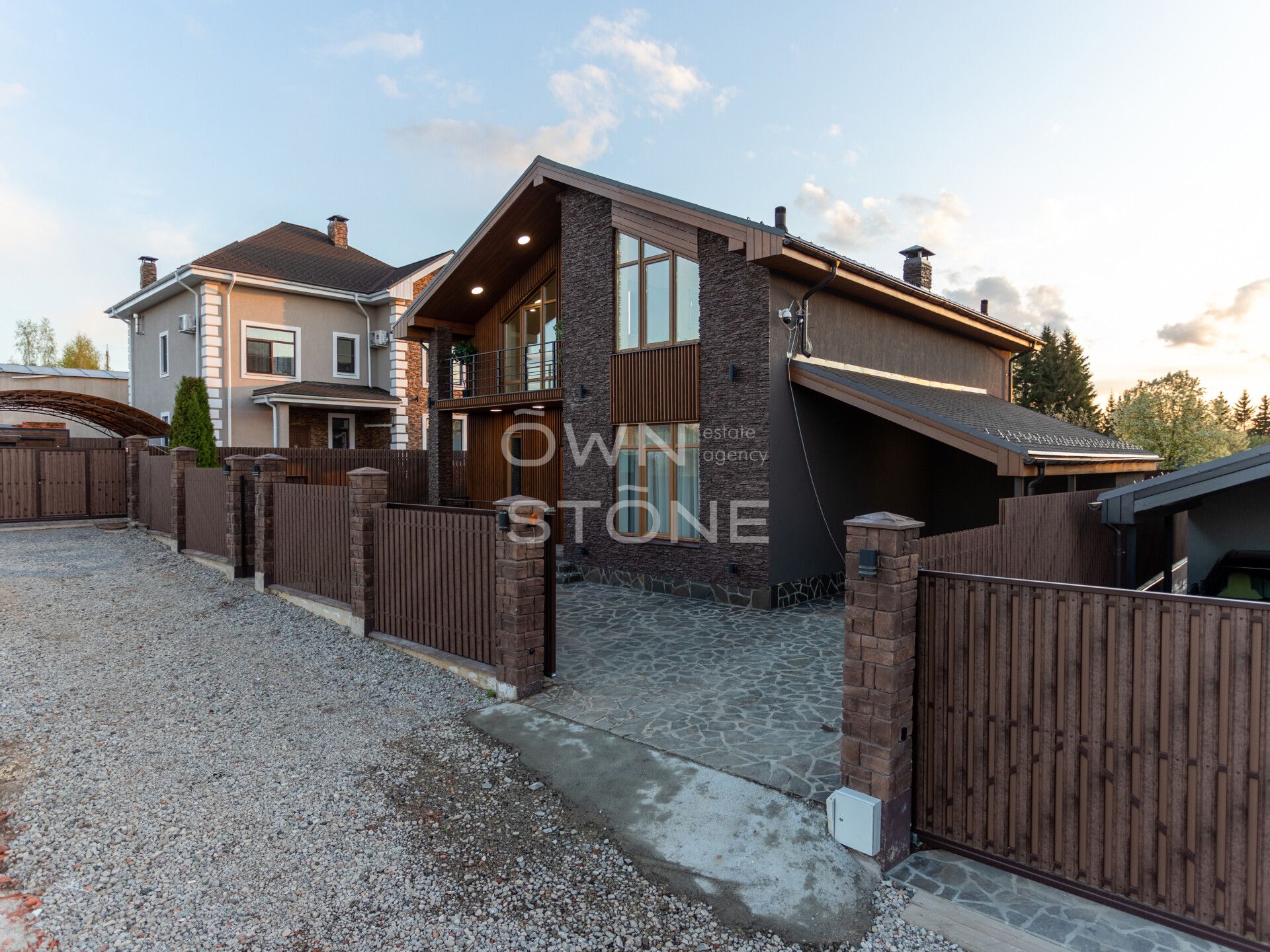 4-комнатная, 240 м² — 43 500 000 ₽