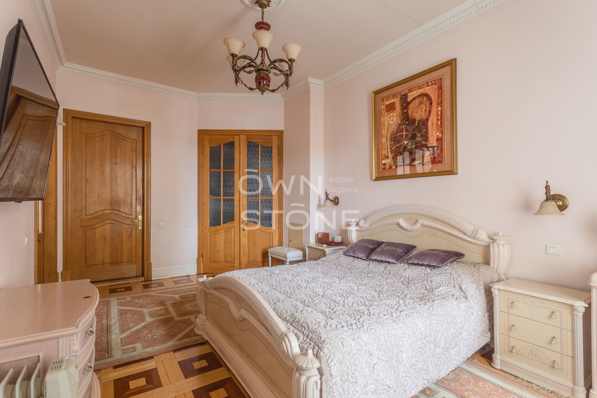 4-комнатная, 160 м² — 380 000 ₽