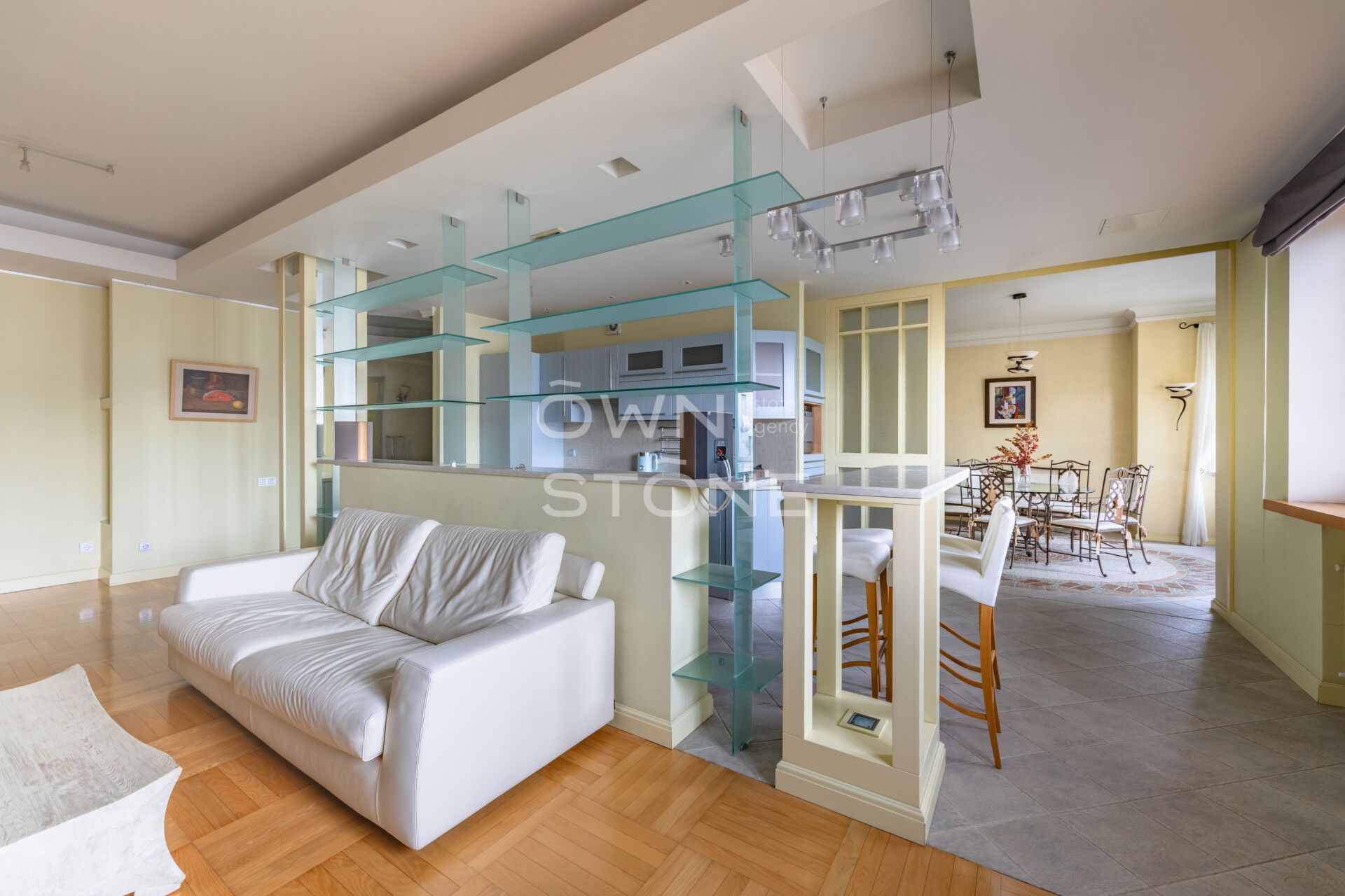 3-комнатная, 126 м² — 240 000 ₽