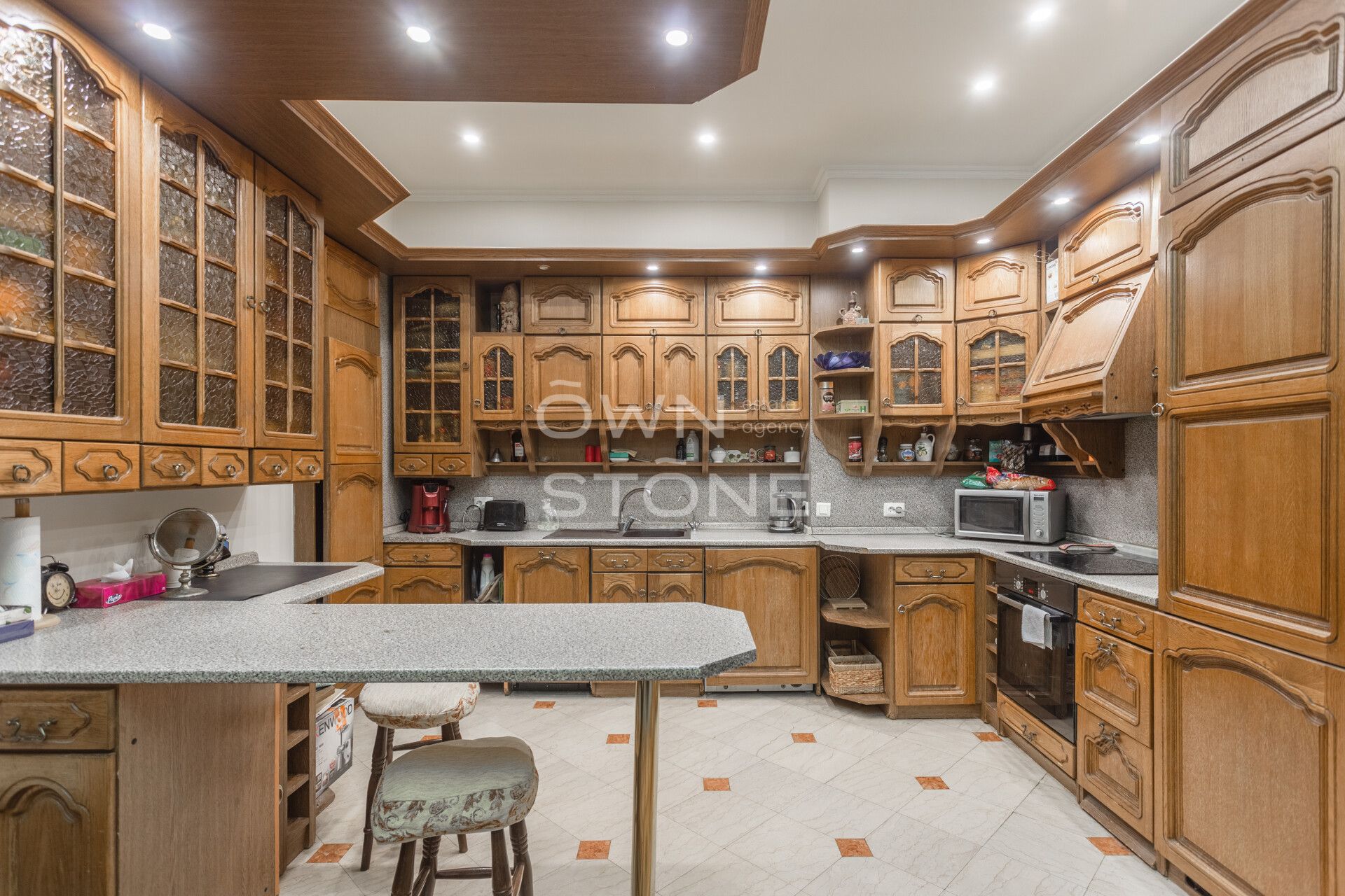 4-комнатная, 160 м² — 380 000 ₽