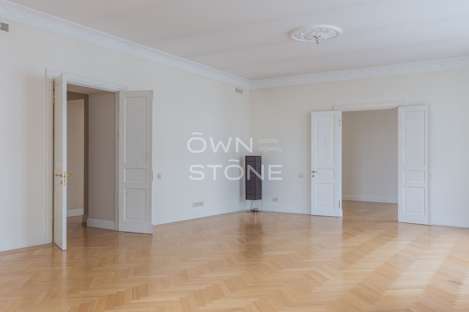 4-комнатная, 225 м² — 900 000 ₽