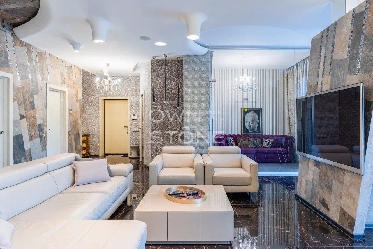 4-комнатная, 138 м² — 470 000 ₽