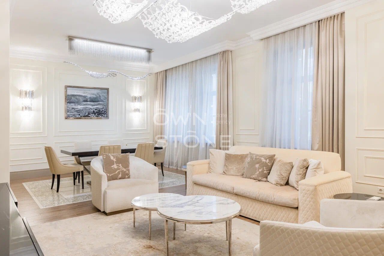4-комнатная, 180 м² — 1 100 000 ₽