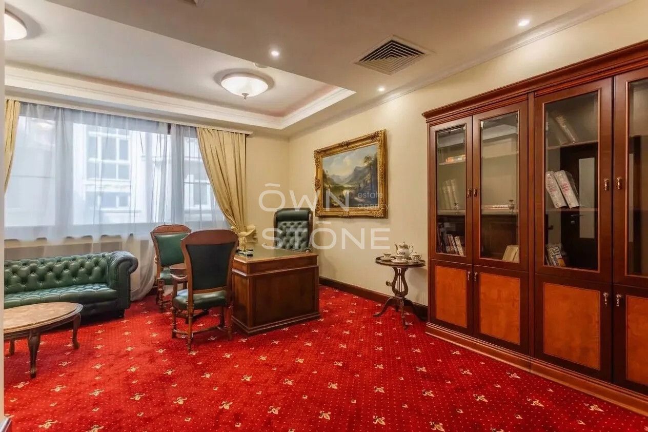 Студия, 300 м² — 2 500 000 ₽
