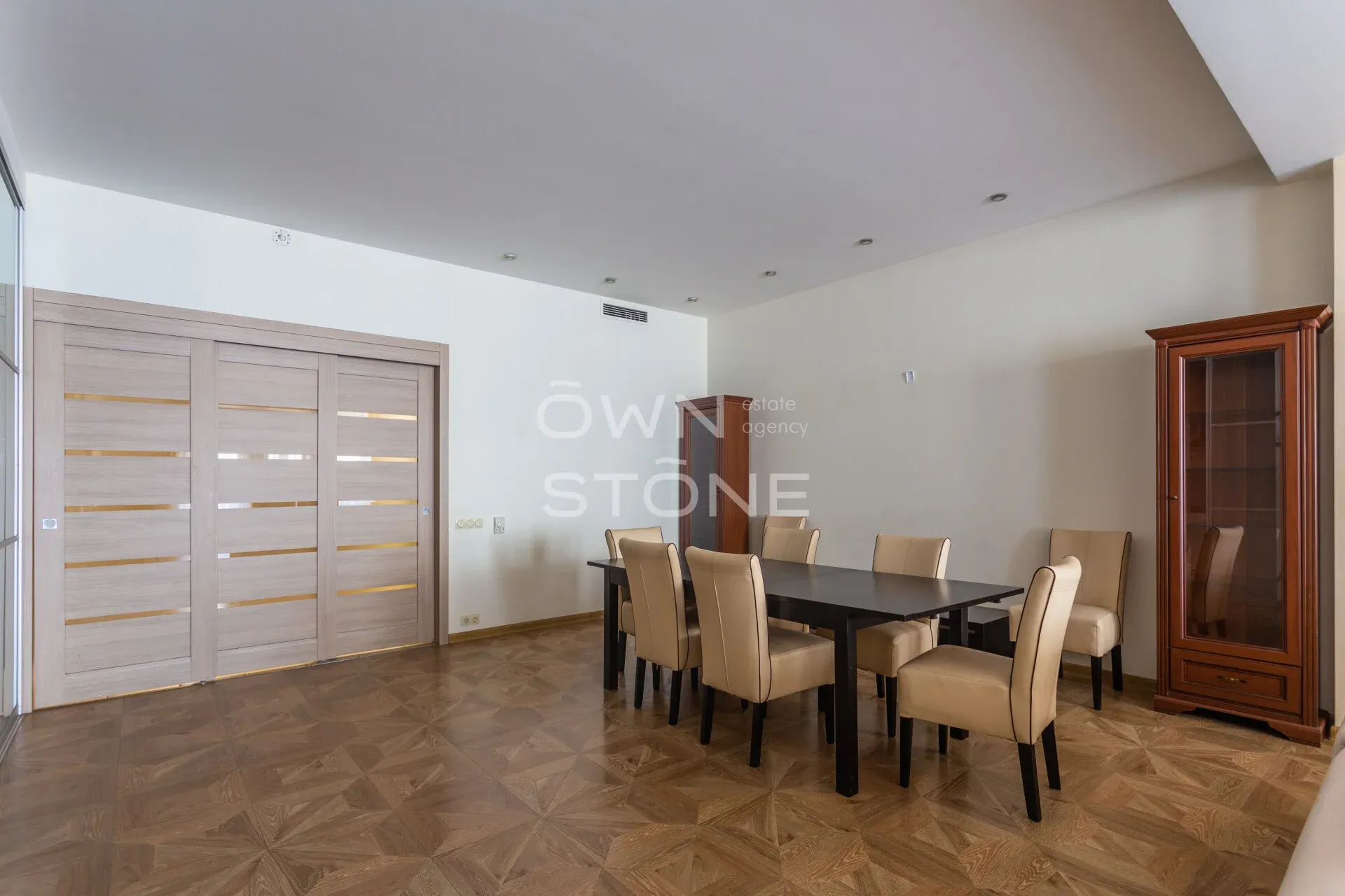 5-комнатная, 180 м² — 169 990 000 ₽