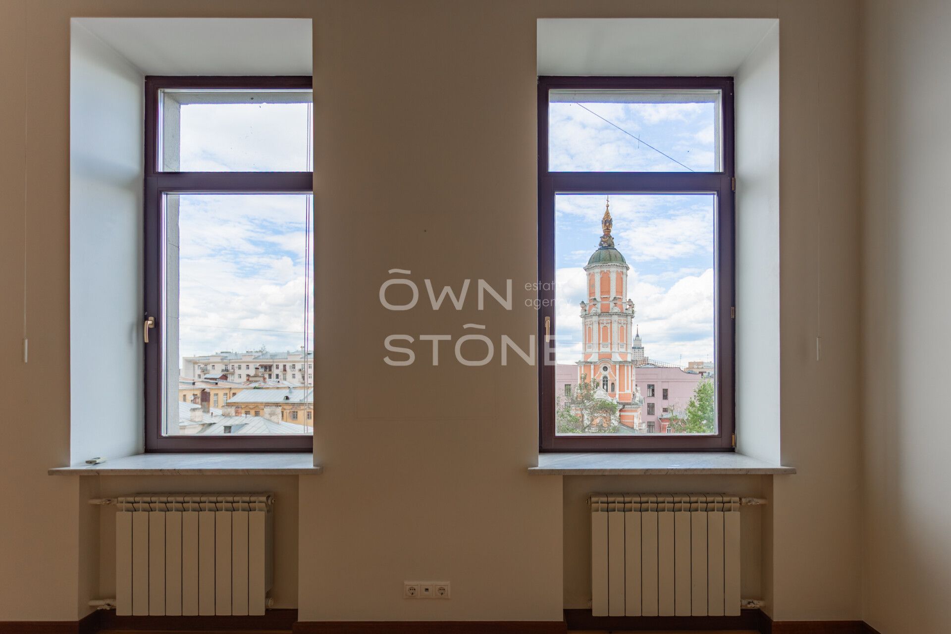 5-комнатная, 220 м² — 450 000 ₽