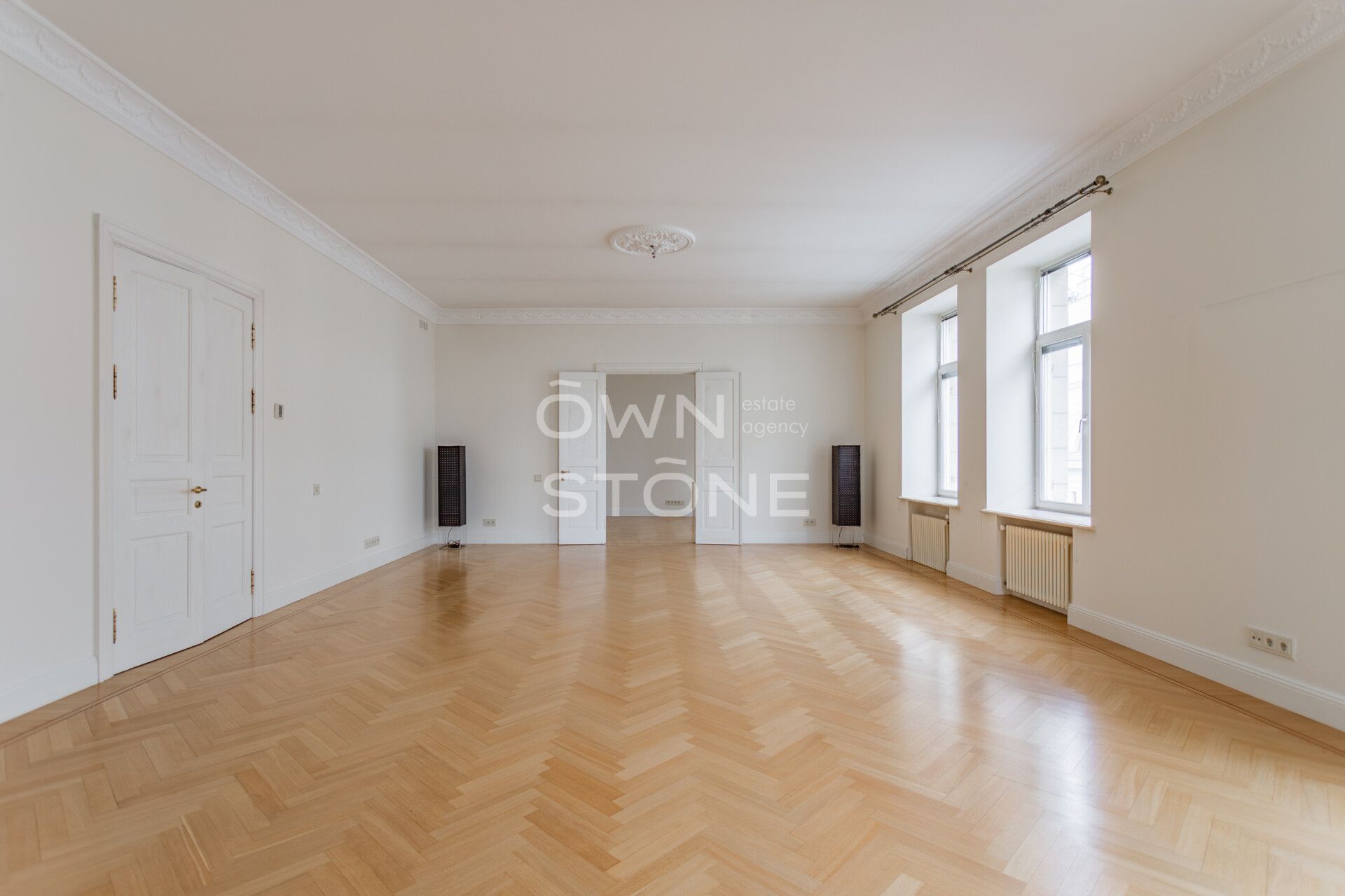 4-комнатная, 225 м² — 900 000 ₽