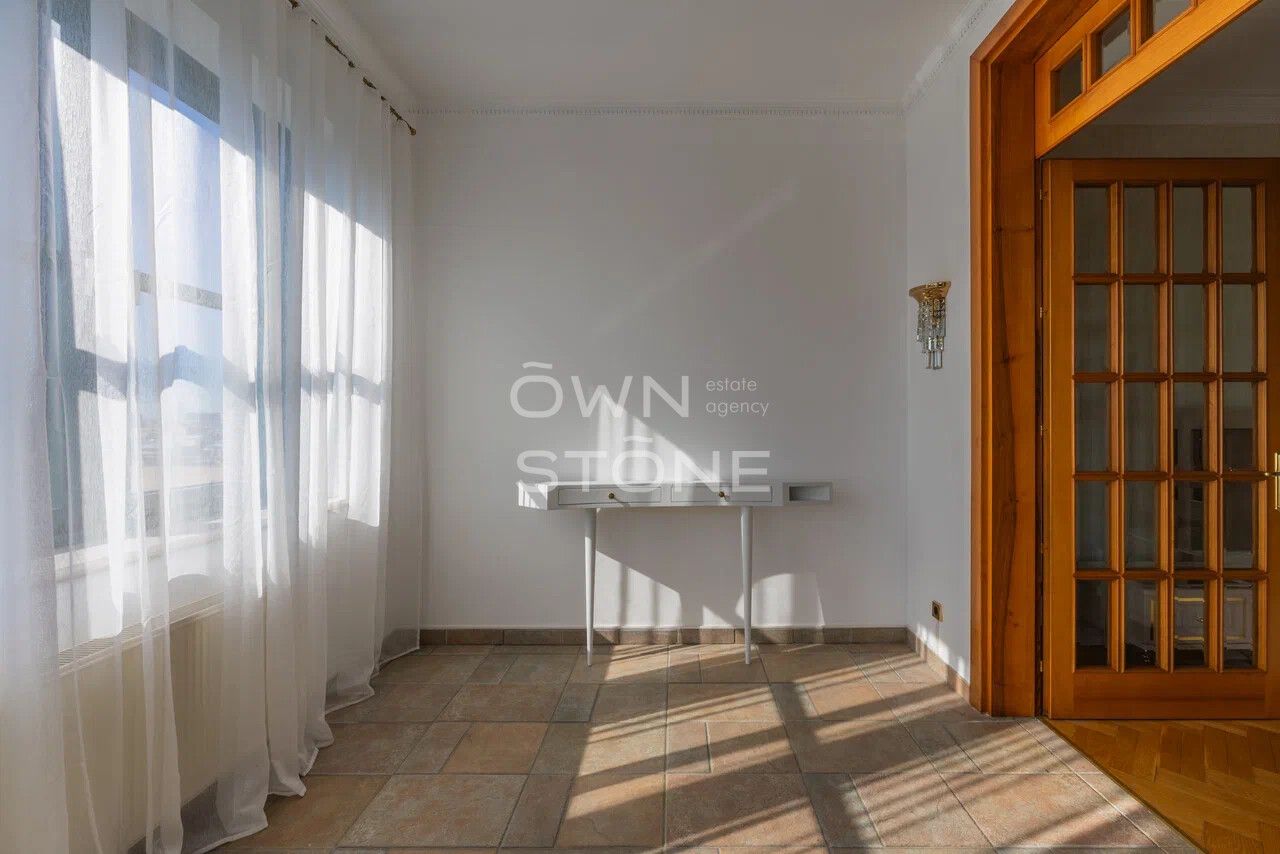 3-комнатная, 173 м² — 450 000 ₽