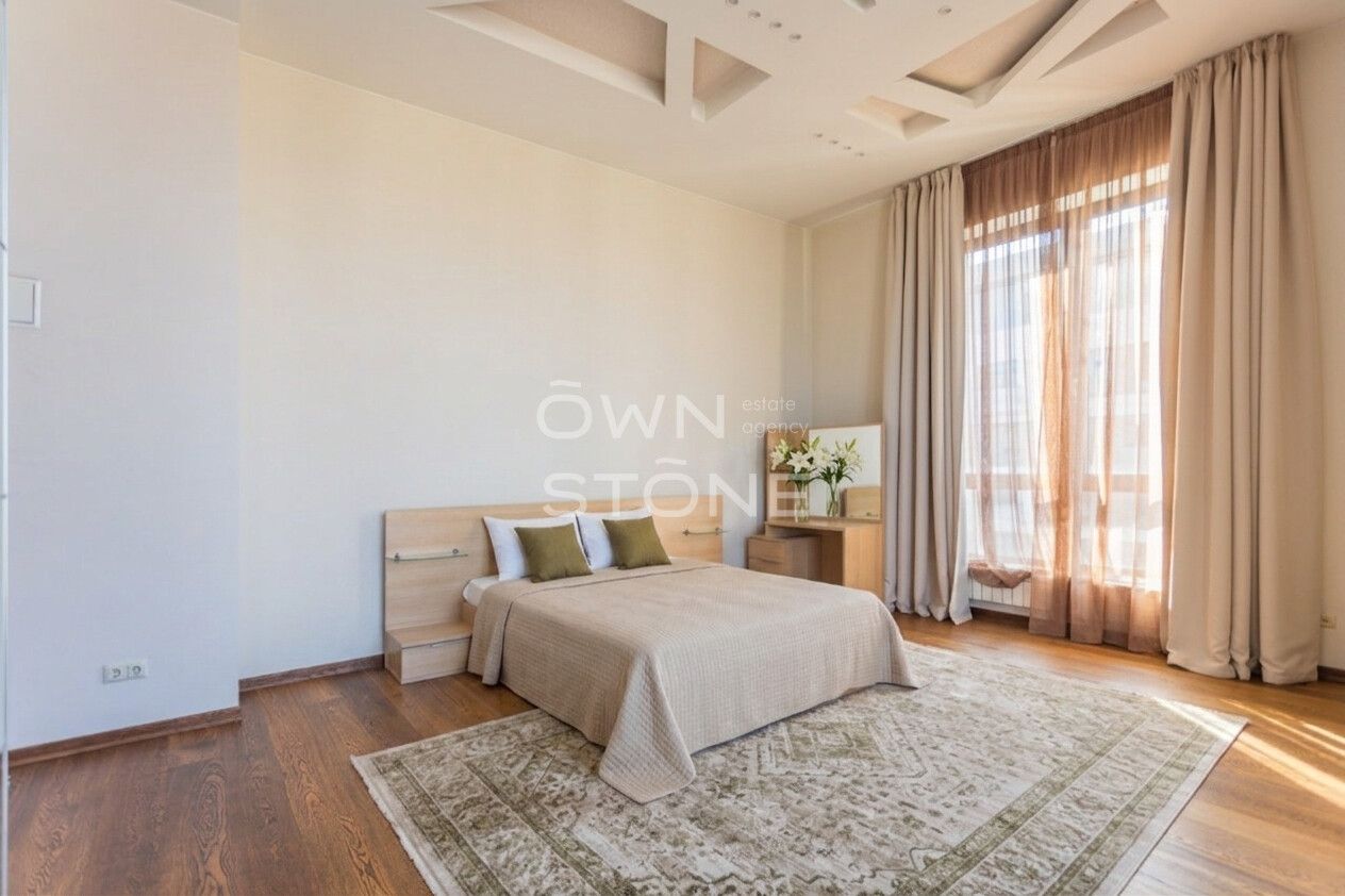 5-комнатная, 286 м² — 900 000 ₽