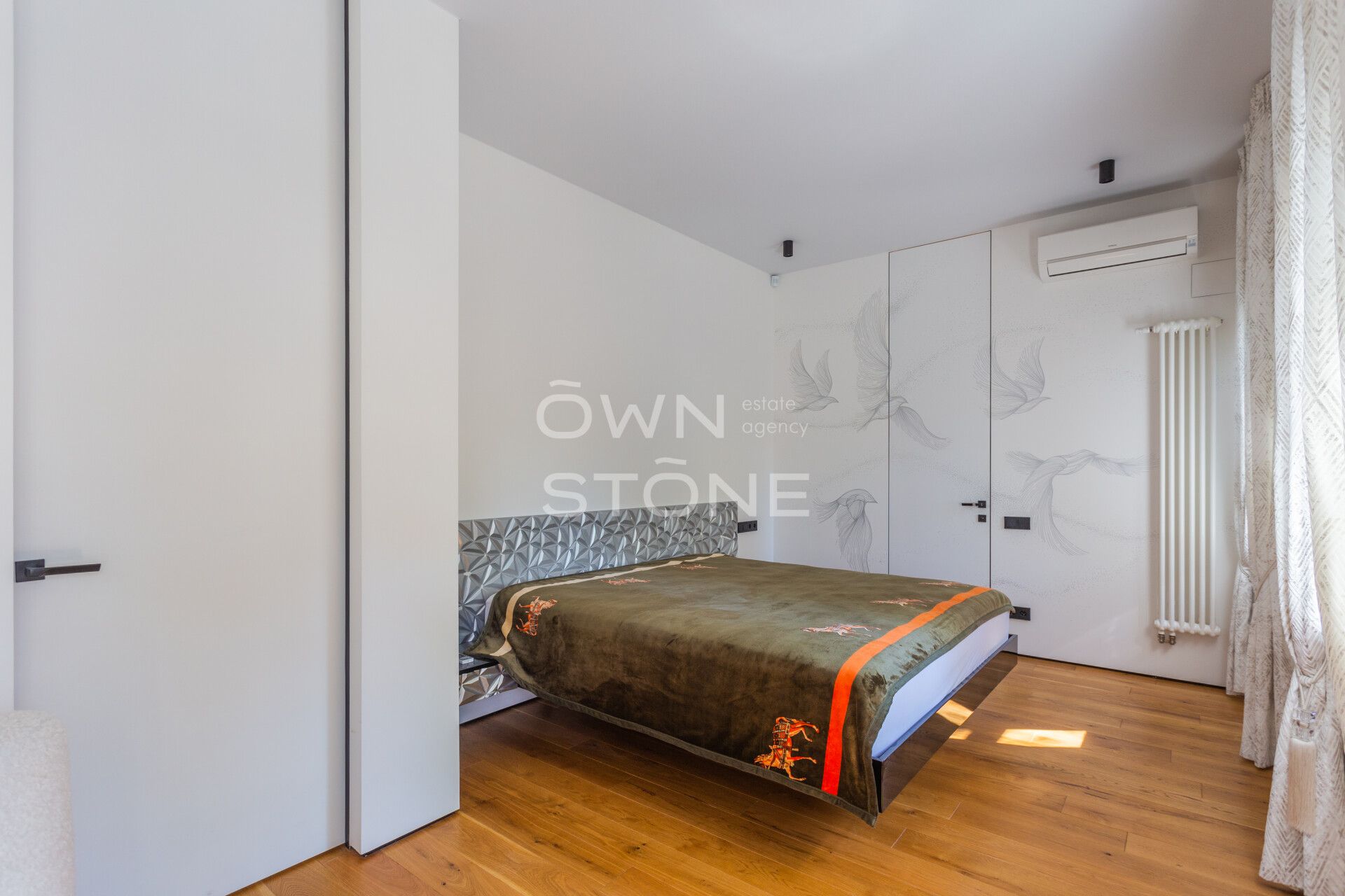 3-комнатная, 170 м² — 450 000 ₽