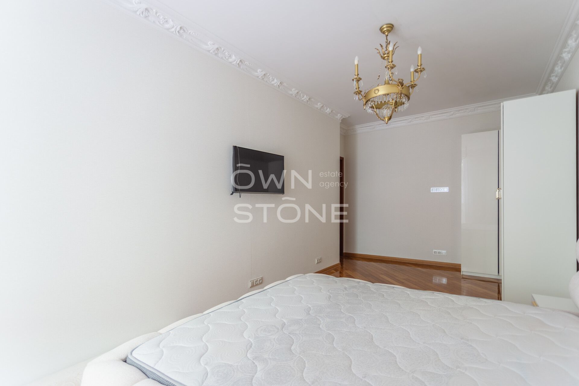 3-комнатная, 140 м² — 280 000 ₽
