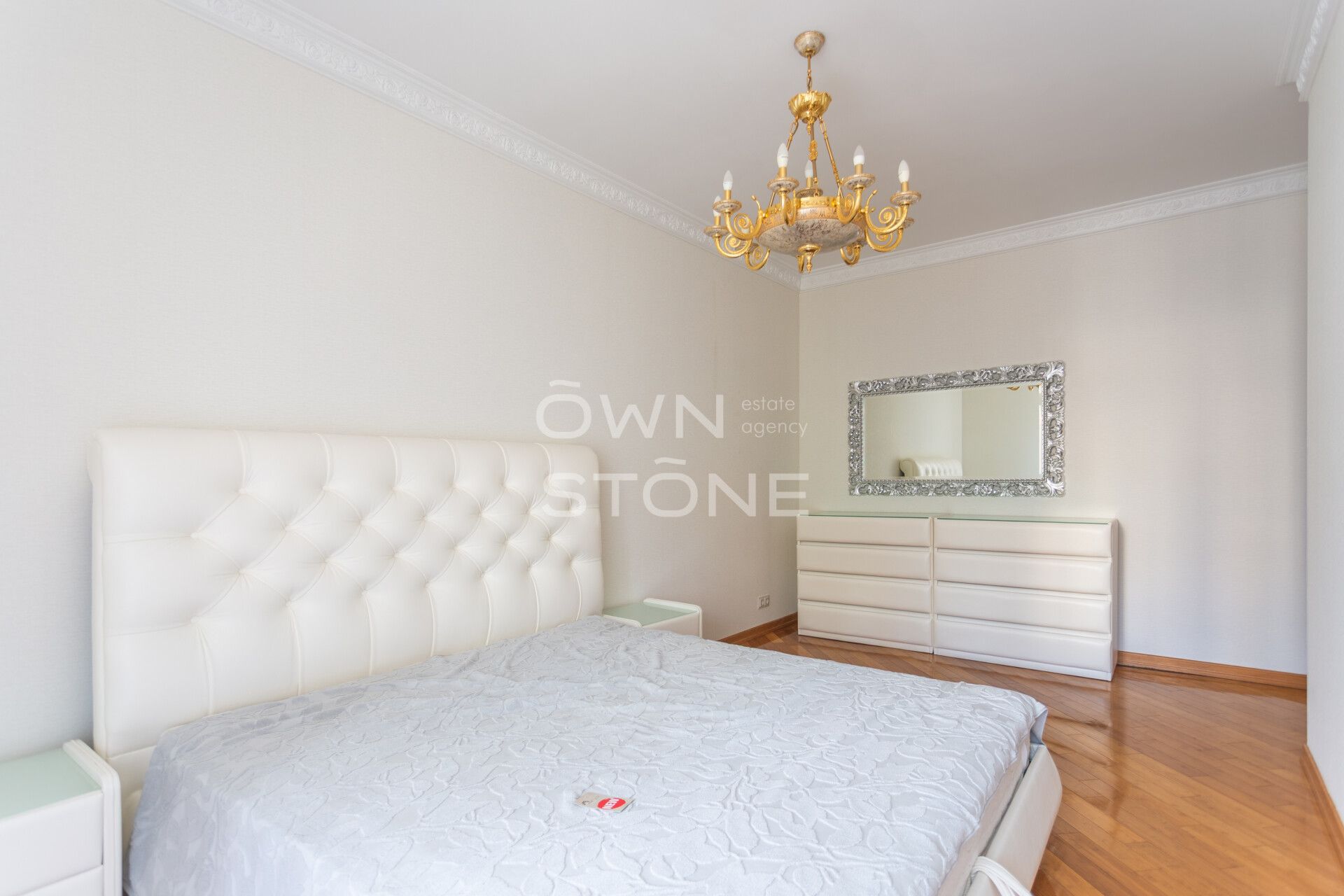 3-комнатная, 140 м² — 280 000 ₽