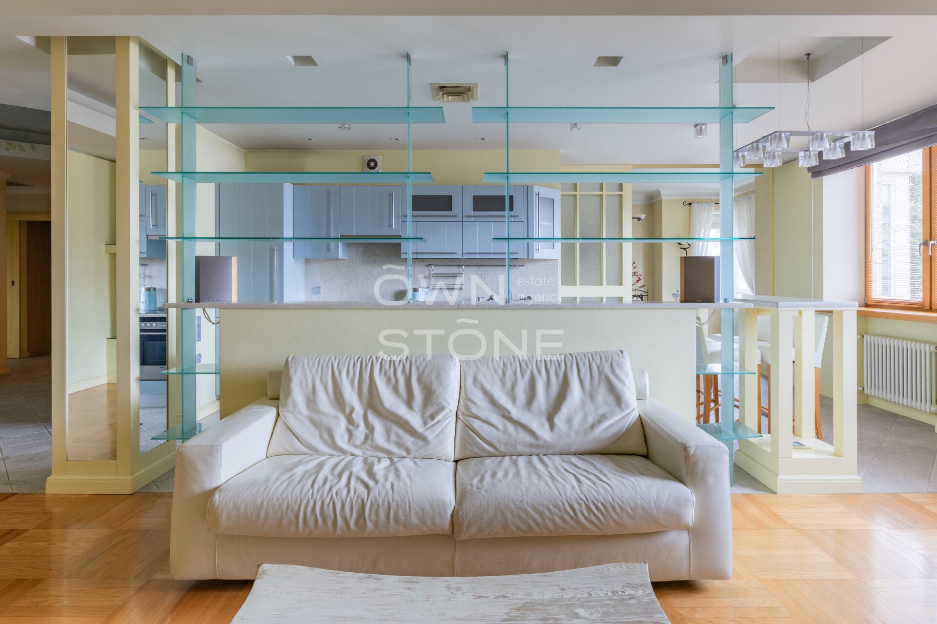 3-комнатная, 126 м² — 240 000 ₽