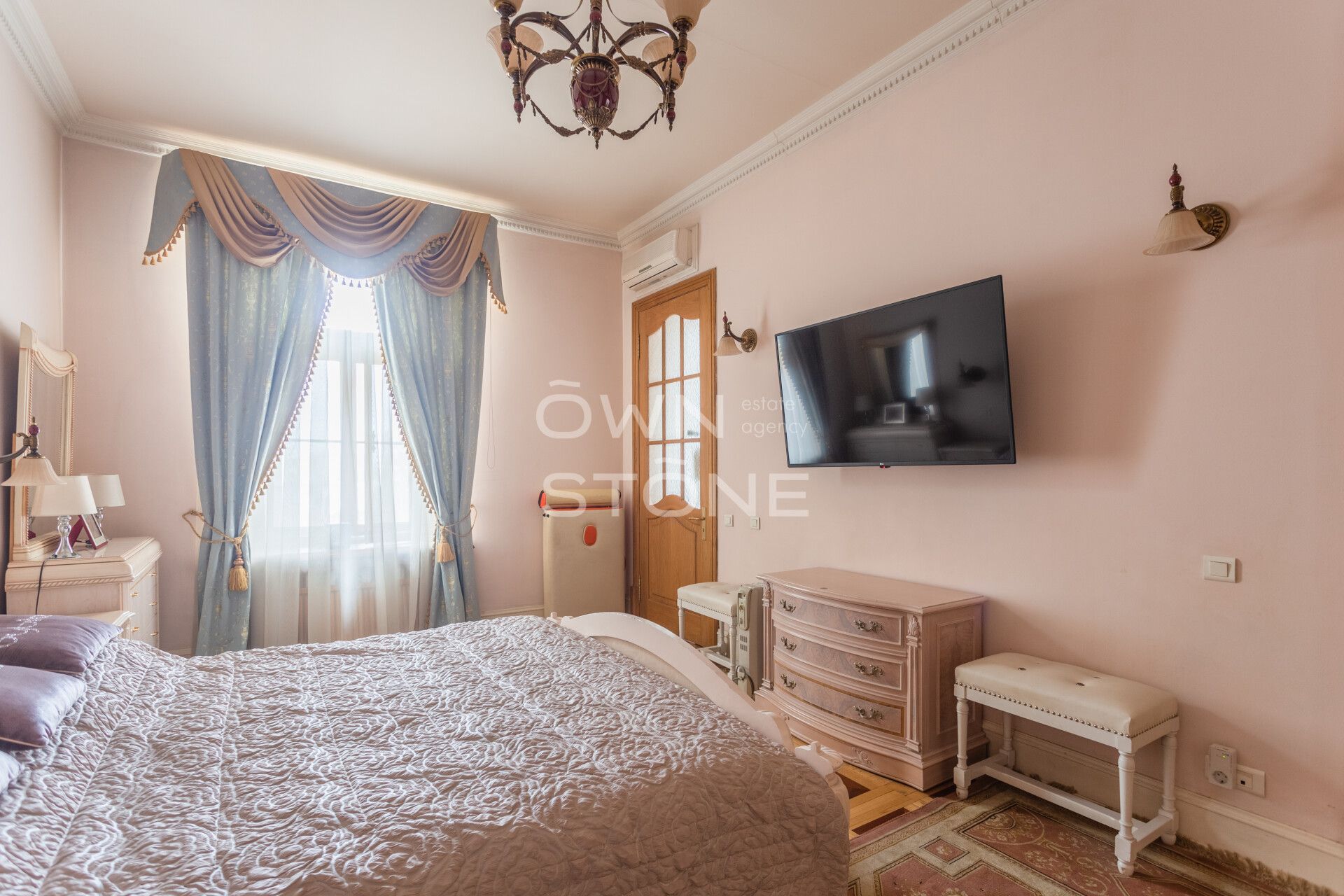 4-комнатная, 160 м² — 380 000 ₽