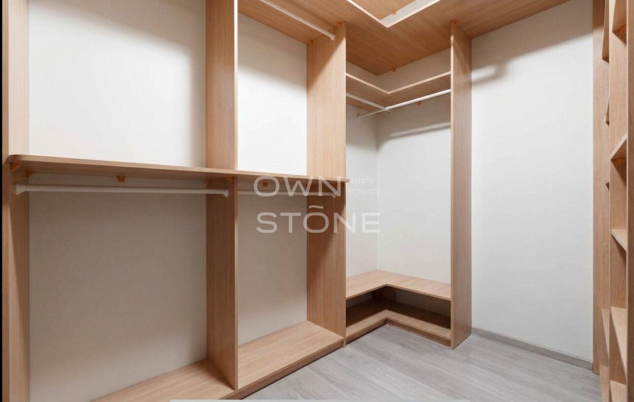 3-комнатная, 126 м² — 240 000 ₽
