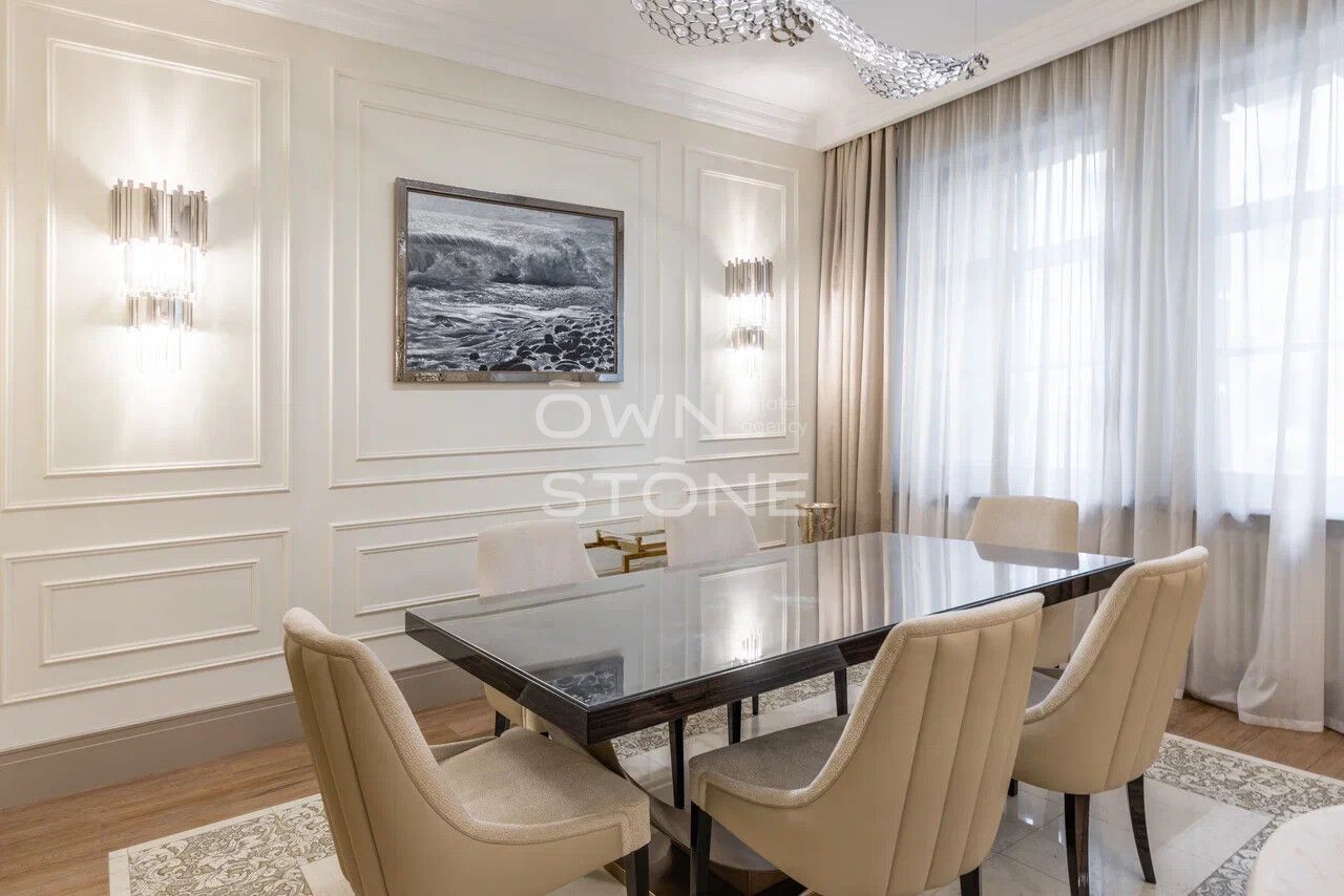 4-комнатная, 180 м² — 1 100 000 ₽