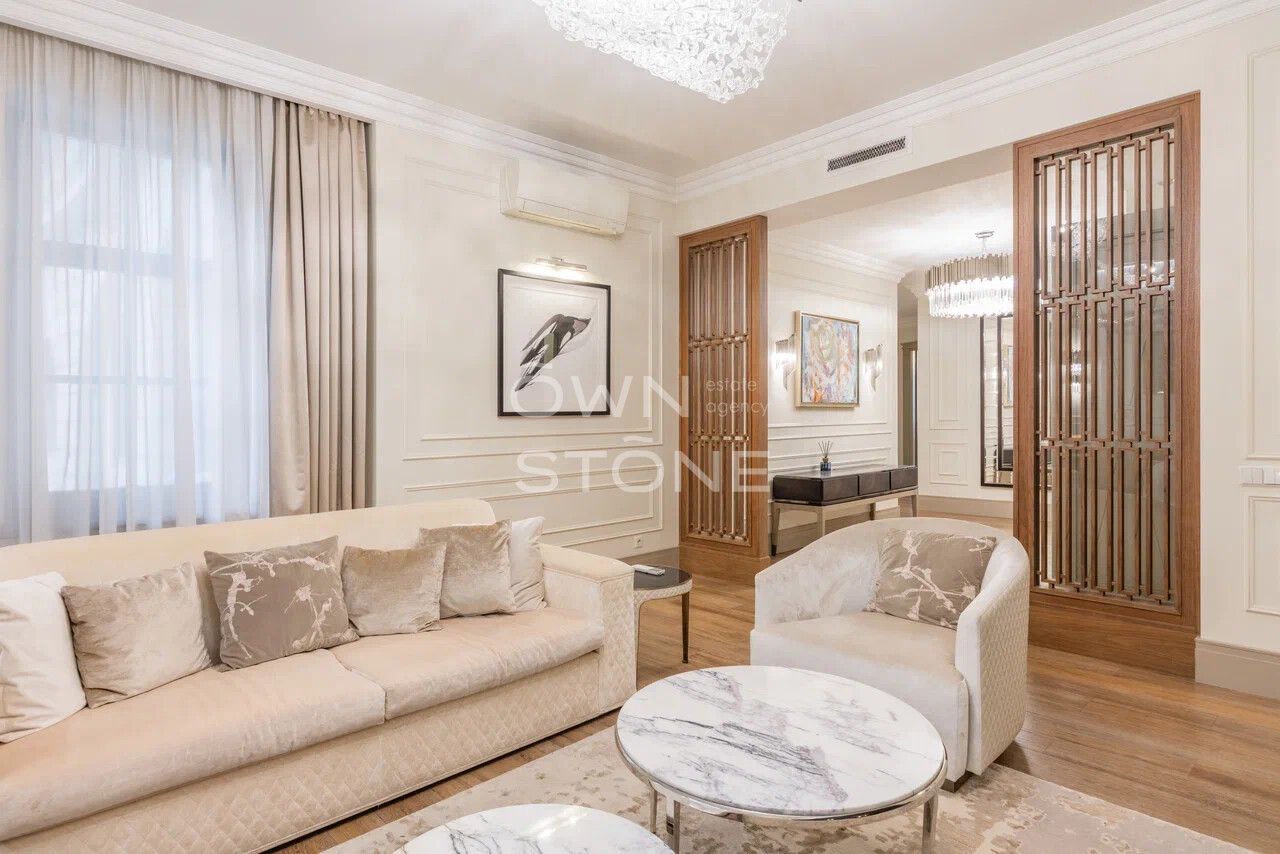 4-комнатная, 180 м² — 1 100 000 ₽