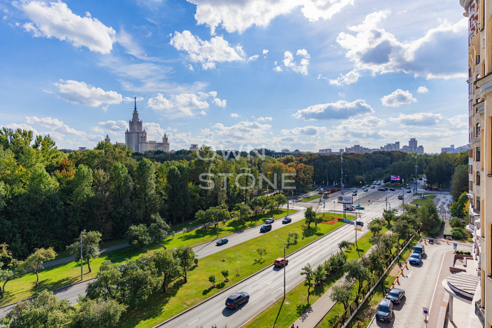 4-комнатная, 250 м² — 500 000 ₽