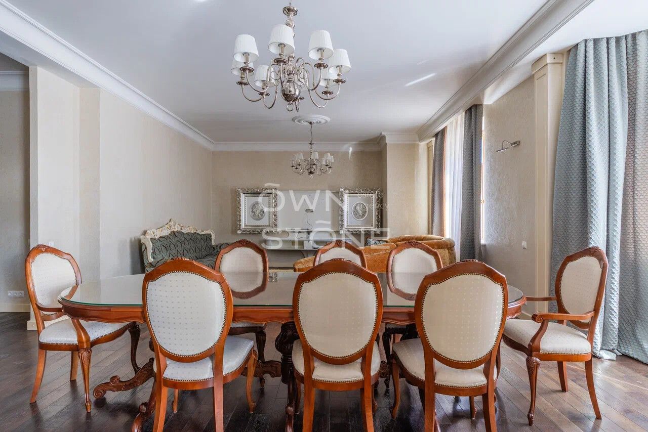 3-комнатная, 195 м² — 495 000 ₽