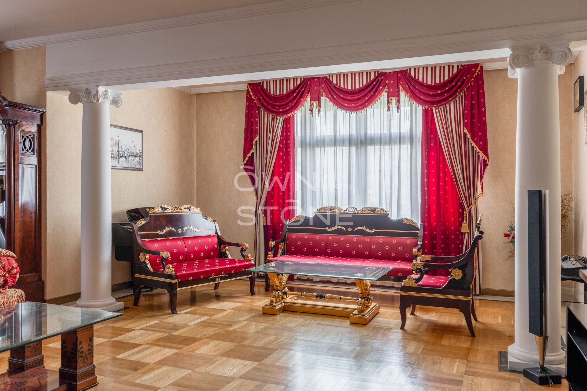 4-комнатная, 260 м² — 460 000 ₽