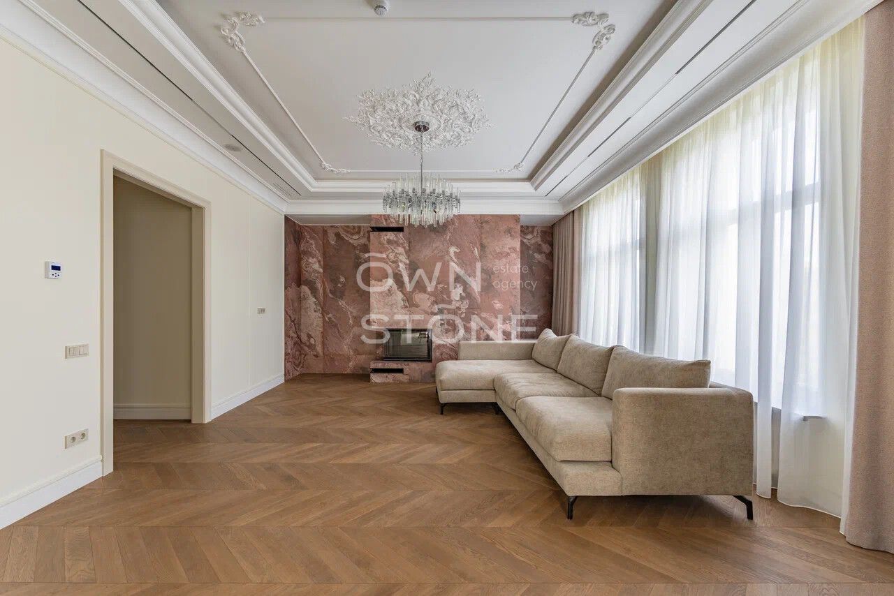 5-комнатная, 179 м² — 1 100 000 ₽