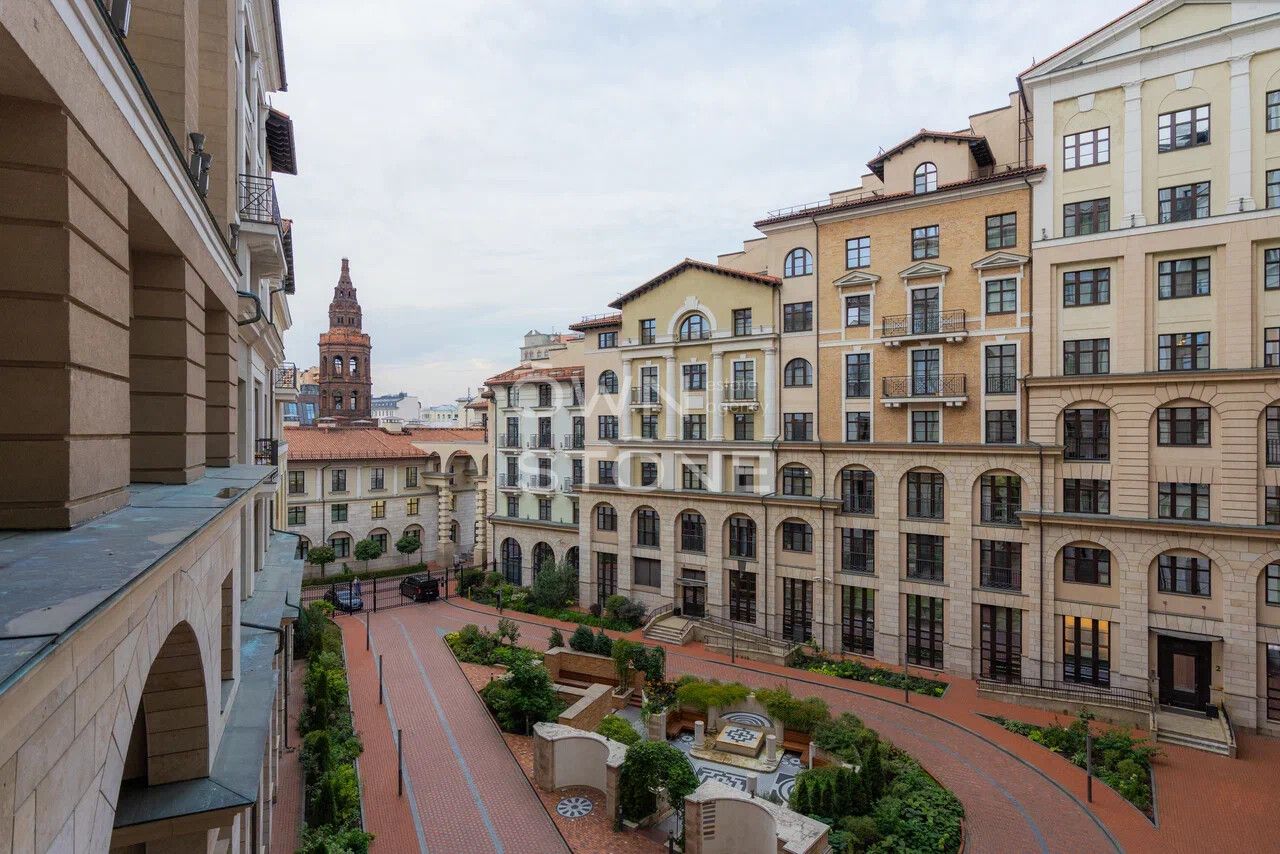 4-комнатная, 180 м² — 1 100 000 ₽