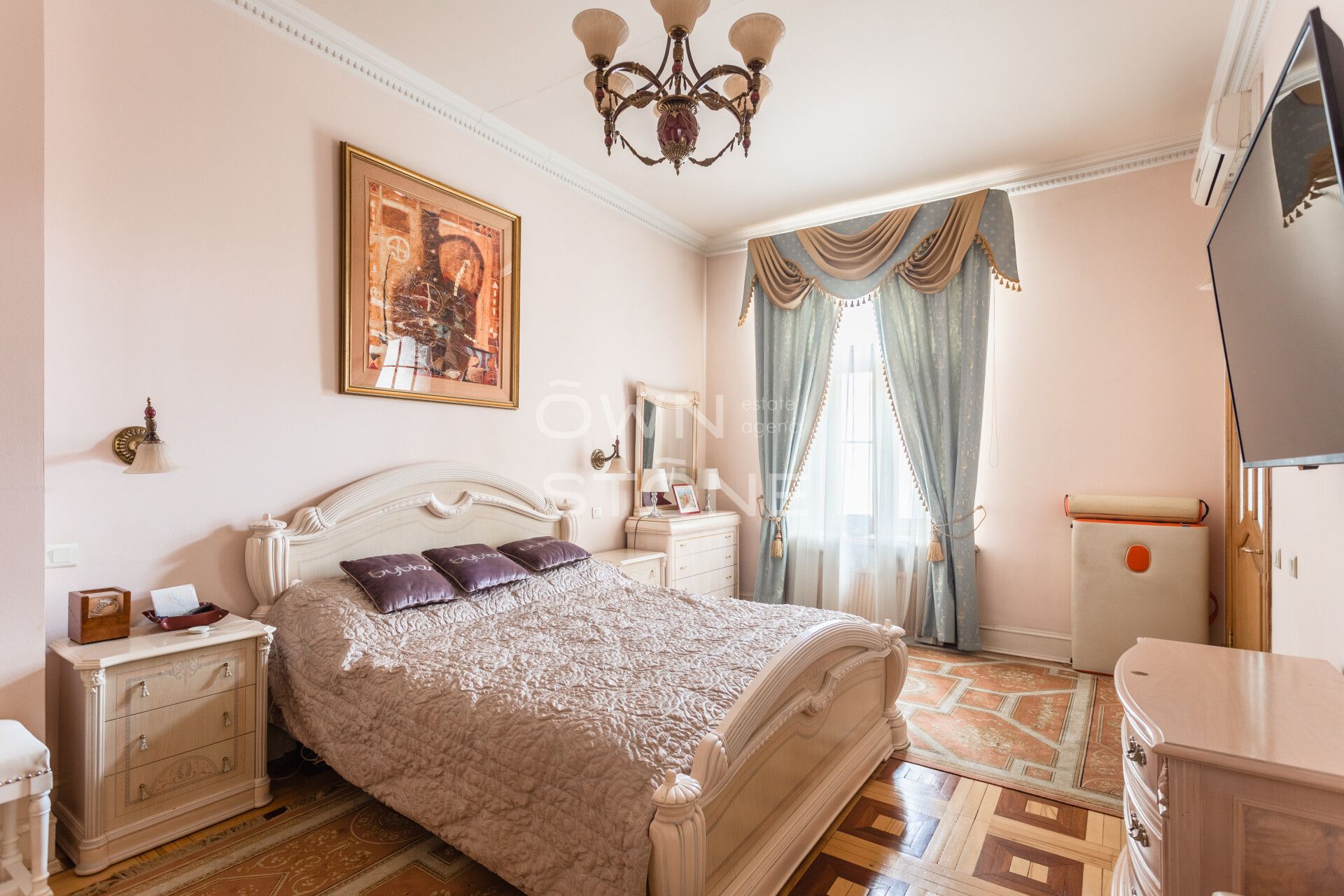 4-комнатная, 160 м² — 380 000 ₽
