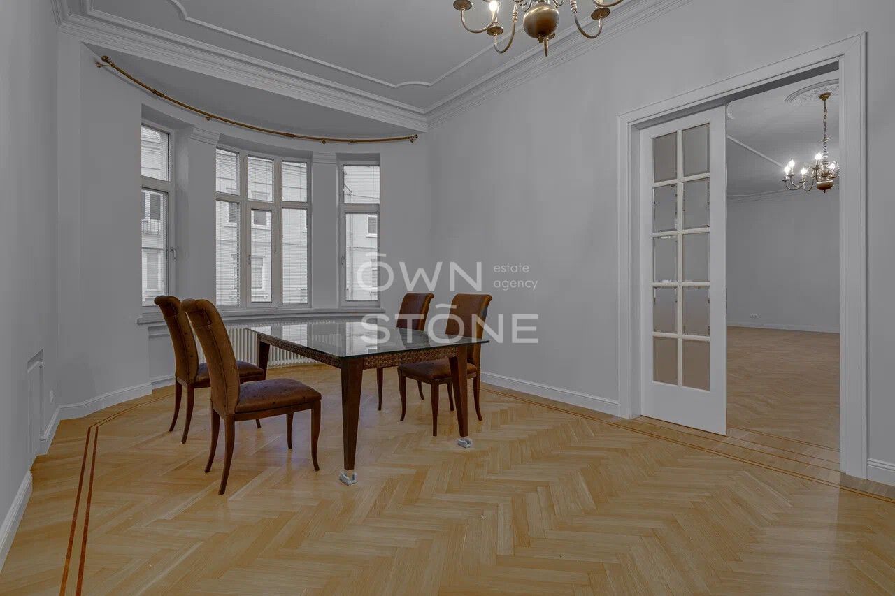 6-комнатная, 335 м² — 1 700 000 ₽
