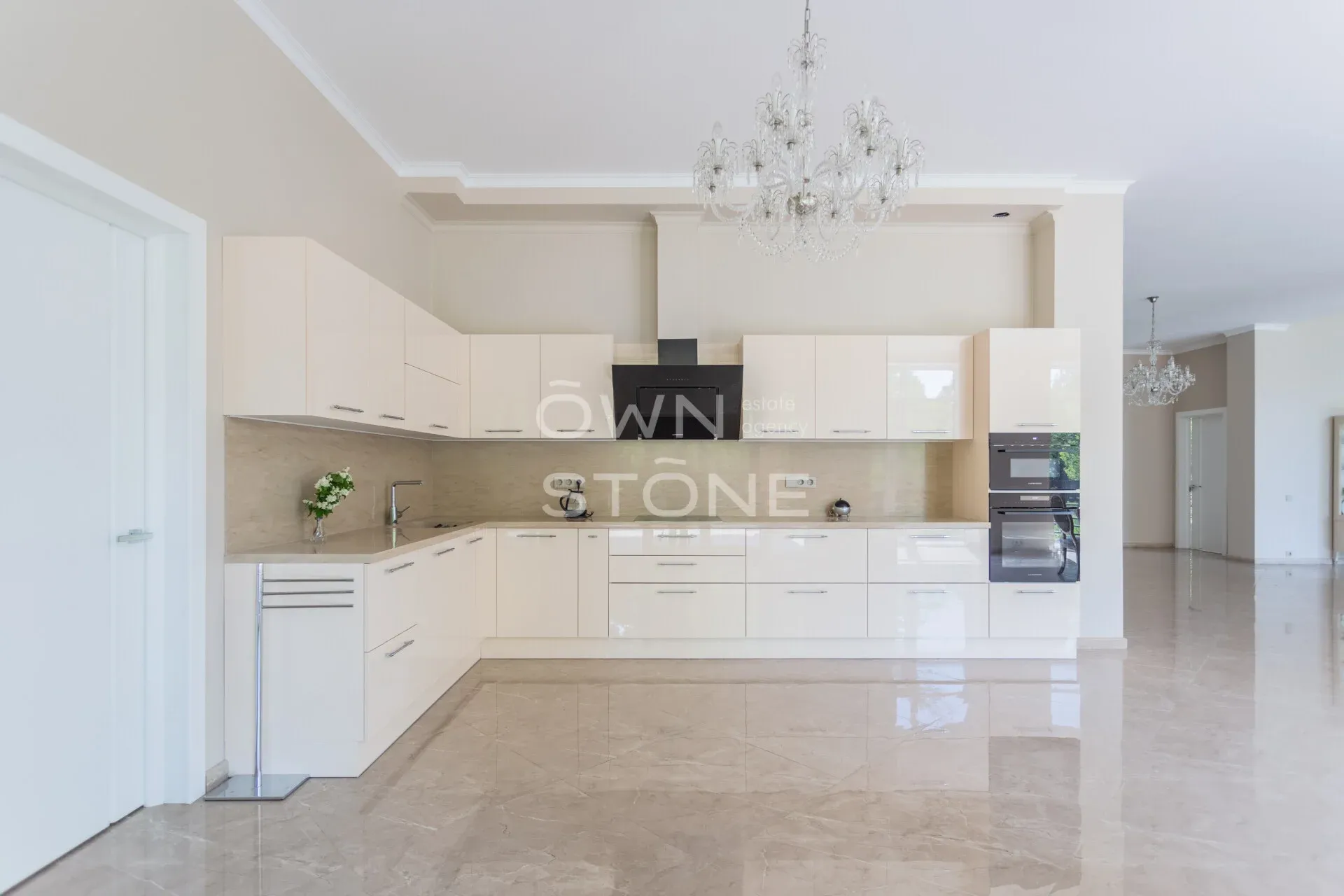 6-комнатная, 560 м² — 280 000 000 ₽