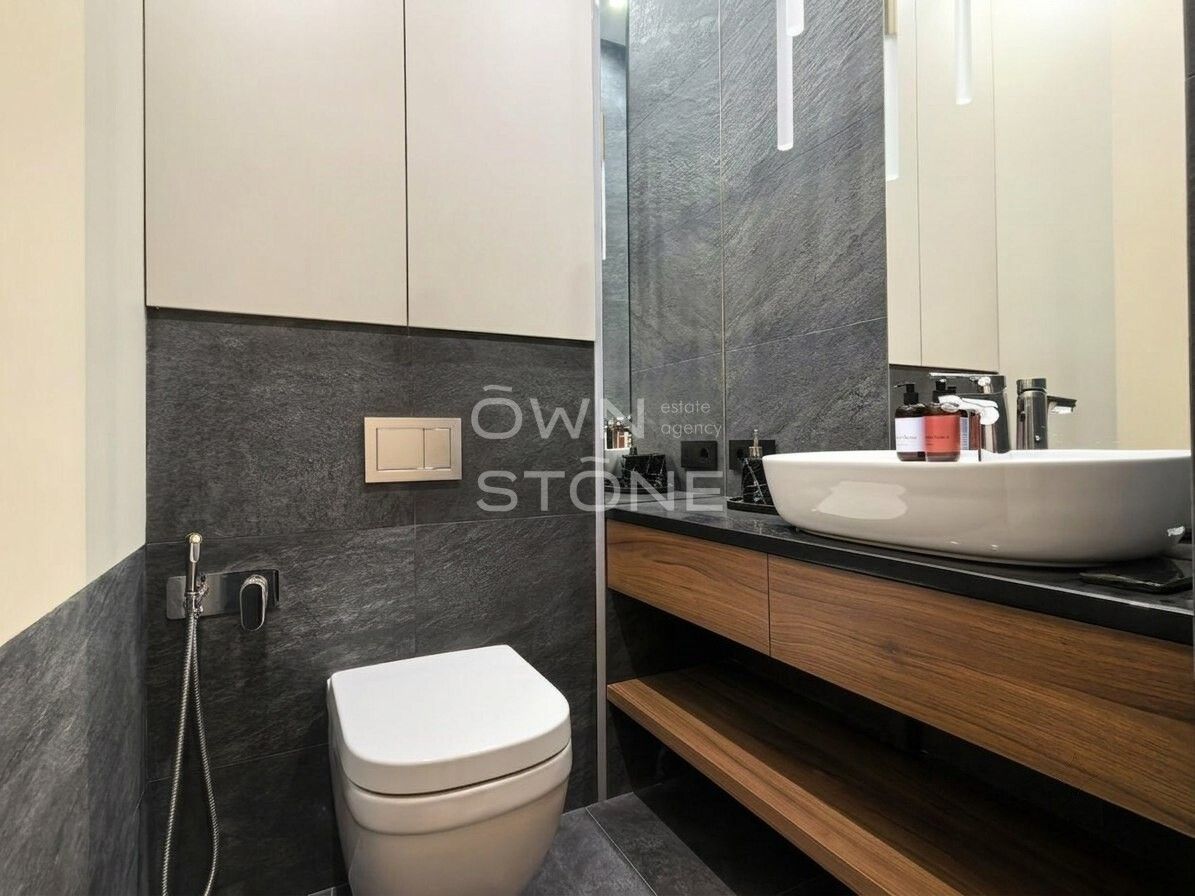 3-комнатная, 84 м² — 105 000 000 ₽