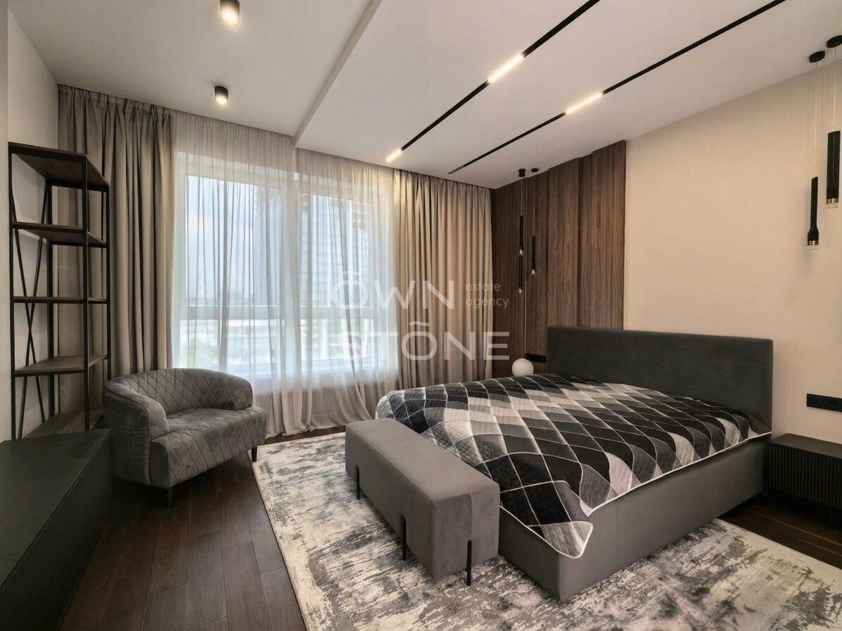 3-комнатная, 84 м² — 105 000 000 ₽