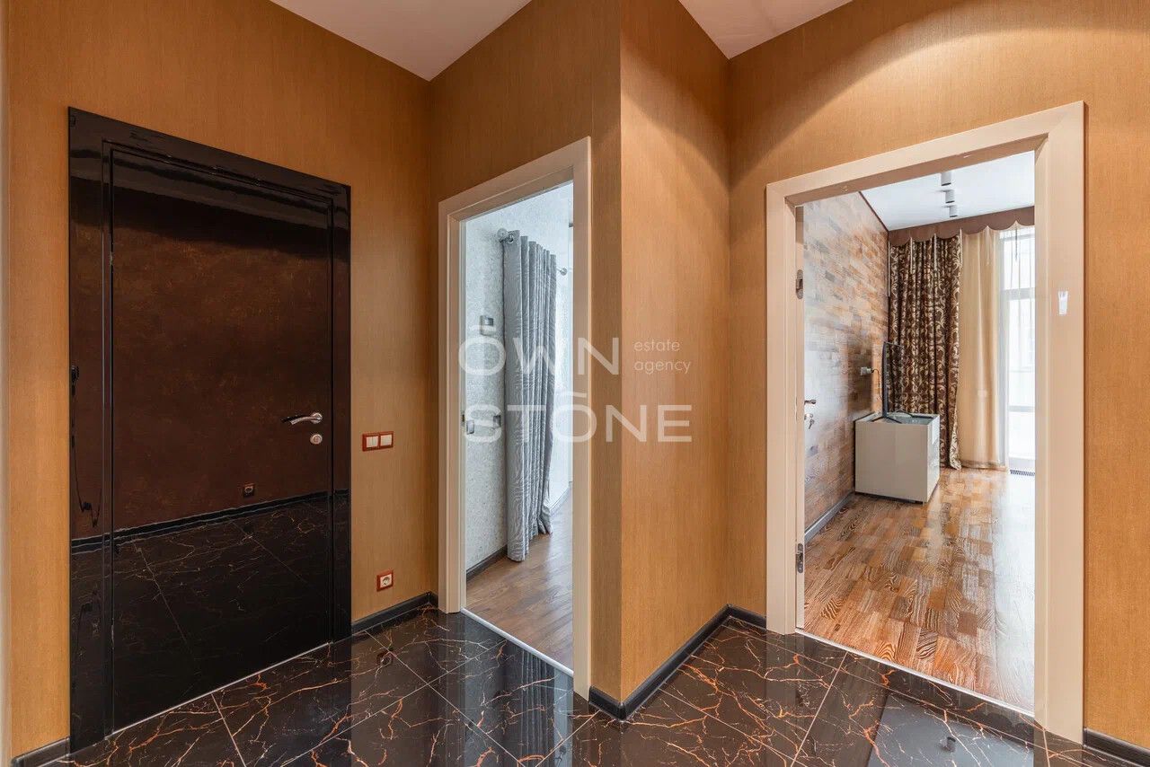 4-комнатная, 138 м² — 470 000 ₽