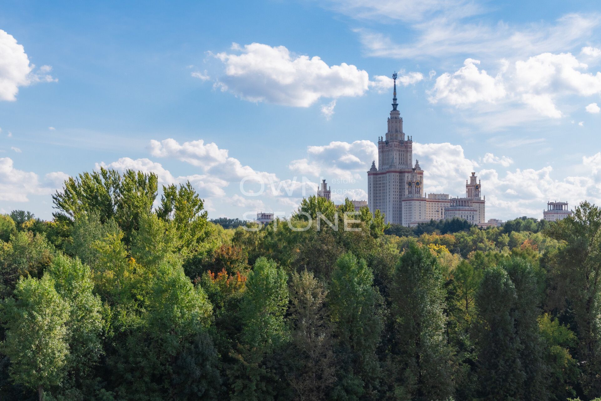 4-комнатная, 250 м² — 500 000 ₽