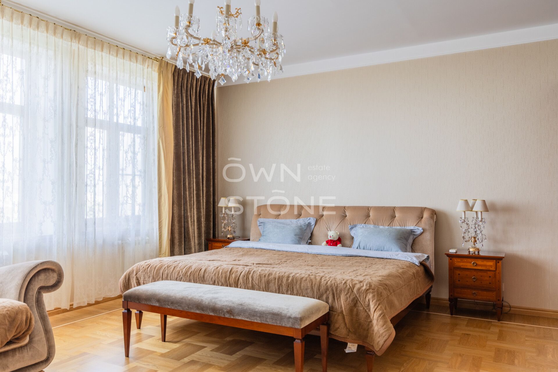 4-комнатная, 250 м² — 500 000 ₽