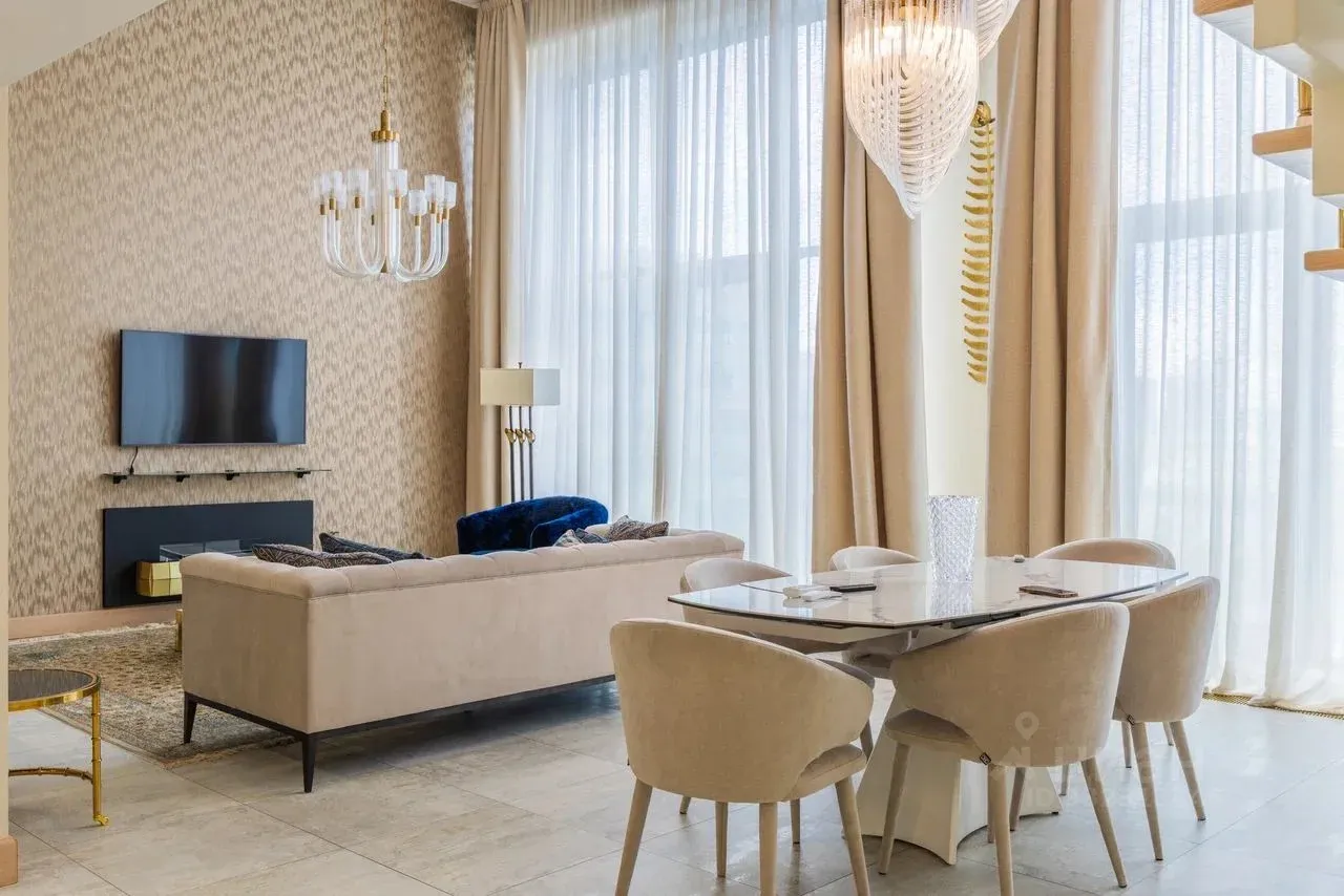 3-комн. квартира, 200 м²