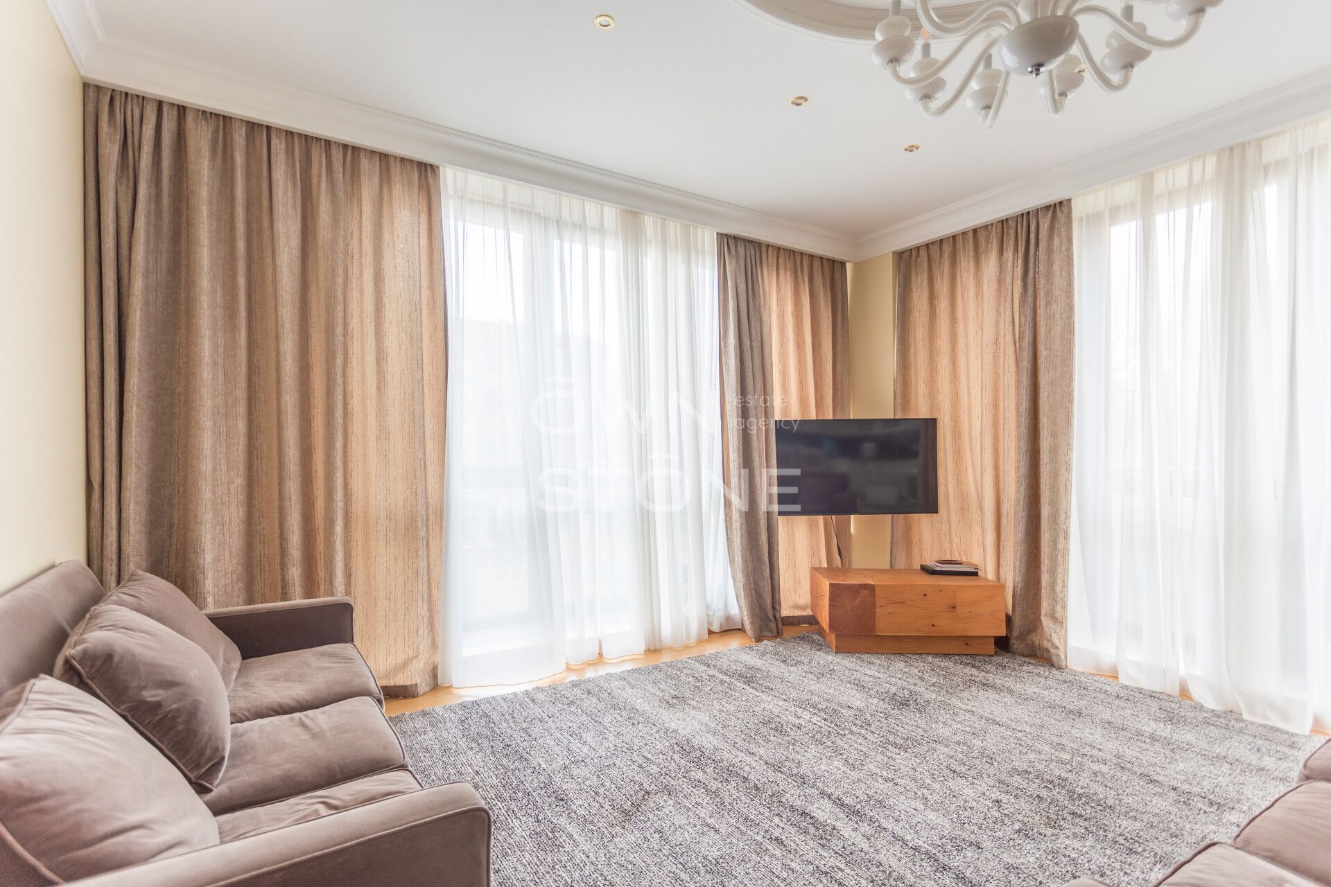 5-комнатная, 190 м² — 1 000 000 ₽