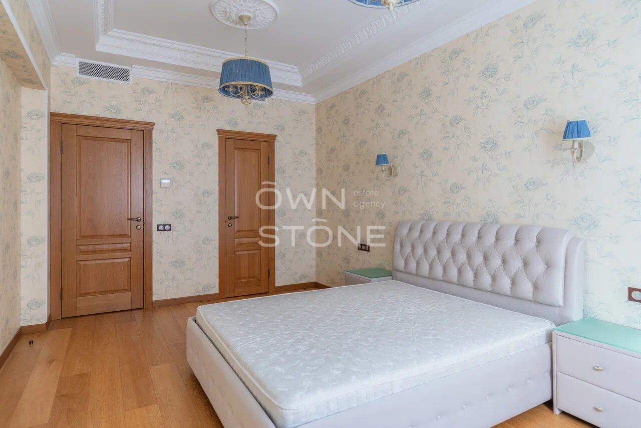 4-комнатная, 176 м² — 470 000 ₽