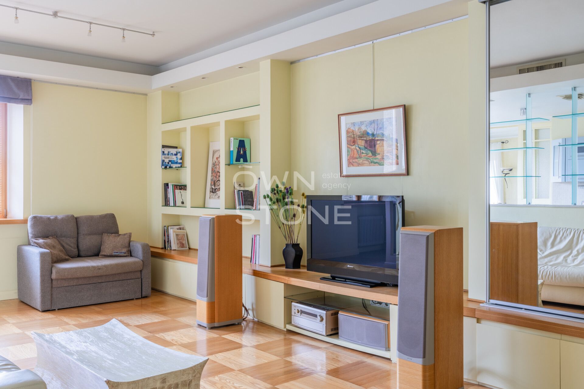 3-комнатная, 126 м² — 240 000 ₽